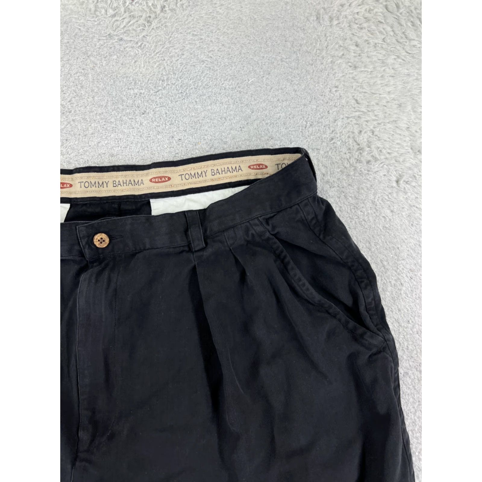 Tommy Bahama Tommy Bahama Shorts Men 38 Black Pleated Bermuda Silk Blend Bermuda Casual Pockets Logo 9in Inseam 38x9 Mens Size US 38 / EU 54 - 5 Thumbnail