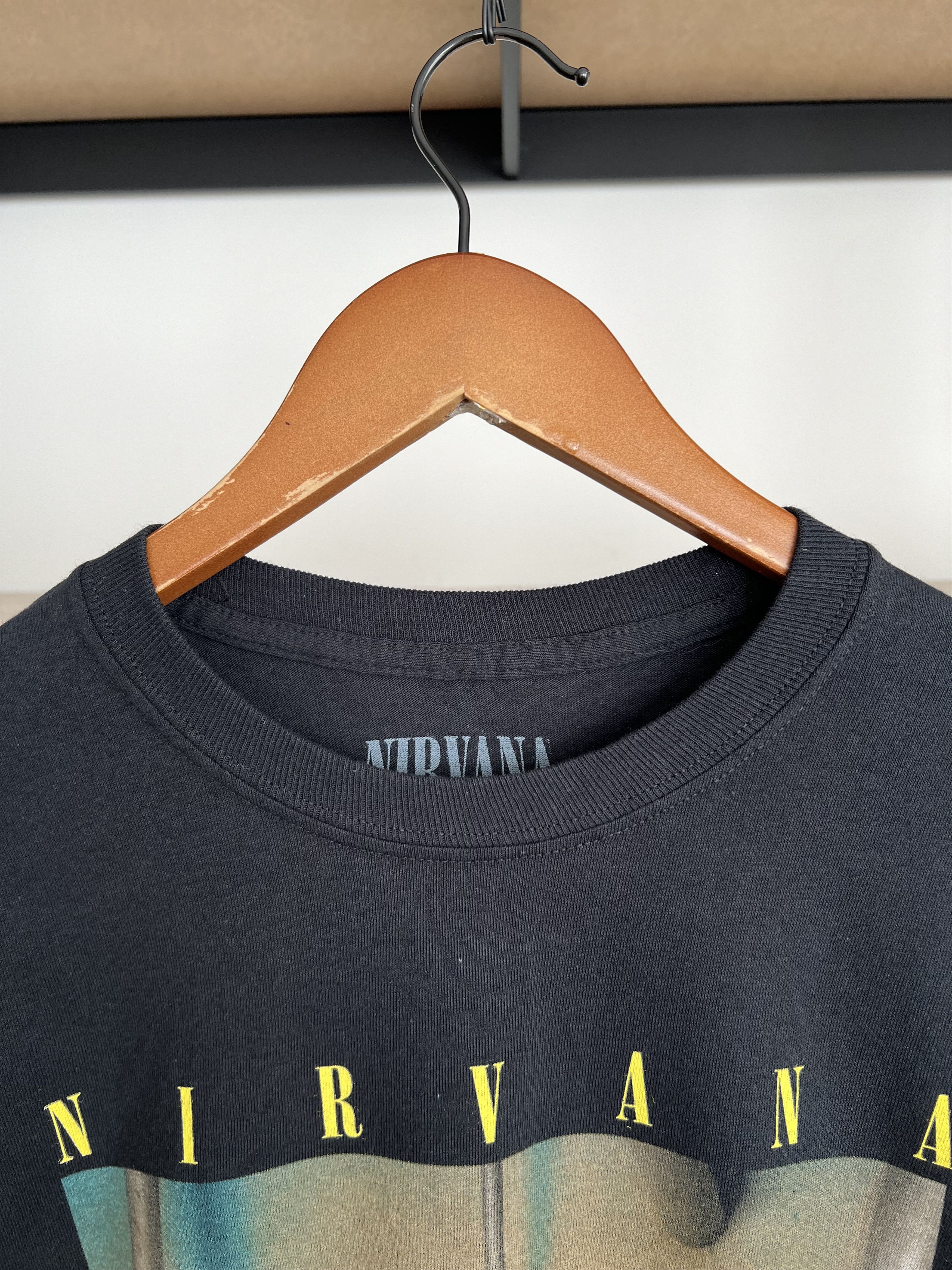 Band Tees Vintage 2016 Nirvana Kurt Cobain Grunge Long Sleeve T-shirt Size US M / EU 48-50 / 2 - 8 Thumbnail