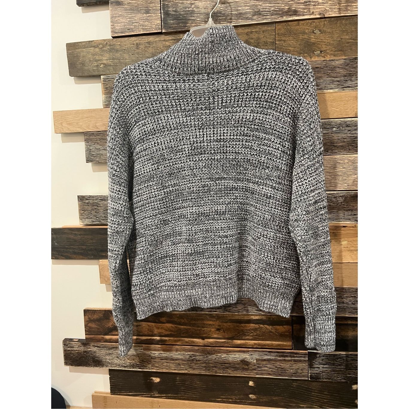 Victoria's Secret Victoria's Secret Knit Turtleneck Sweater With Pockets Sz L Size L / US 10 / IT 46 - 2 Thumbnail