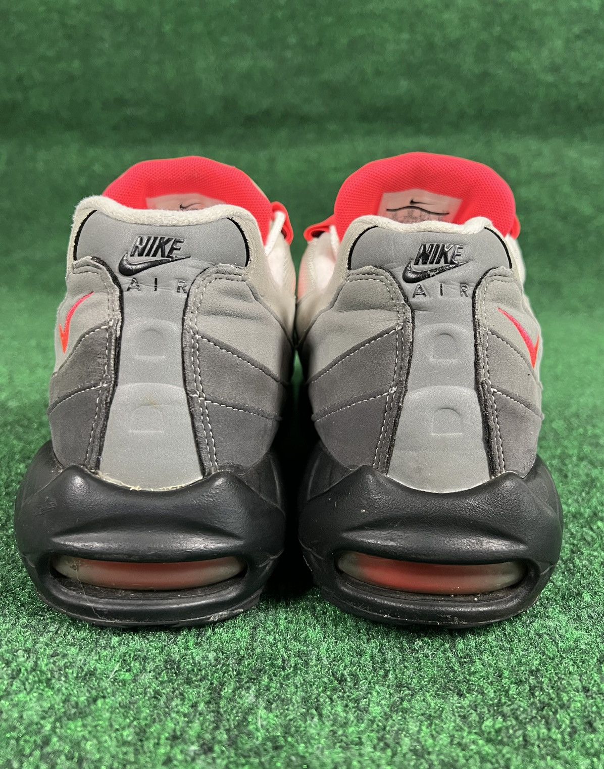 Nike Nike Air Max 95 OG Solar Red White Grey Black Mens Size 13 Size US 13 / EU 46 - 5 Thumbnail