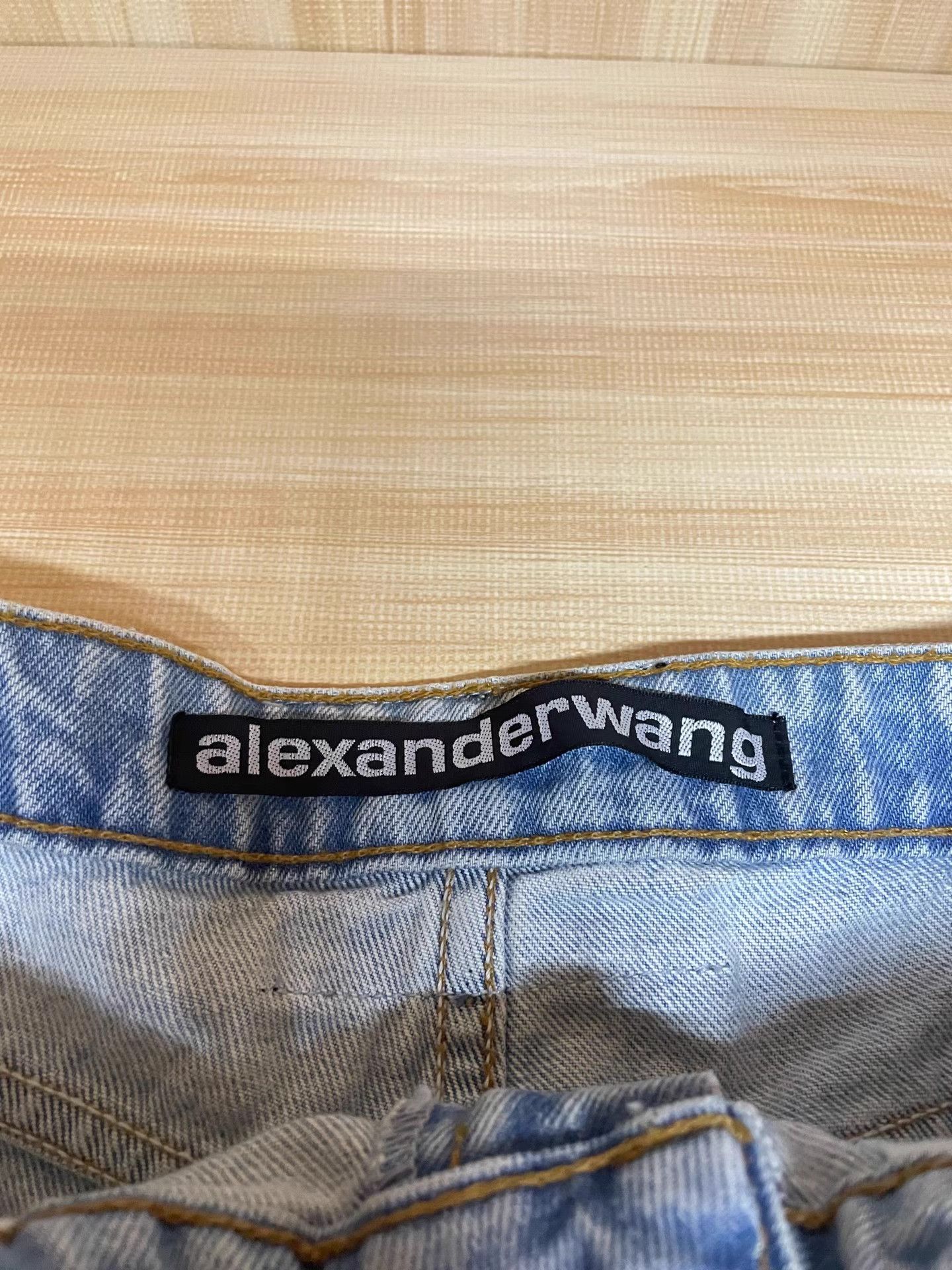 Alexander Wang Alexander Wang Frayed Hem Denim Shorts K6 Size 27" / US 4 / IT 40 - 5 Thumbnail