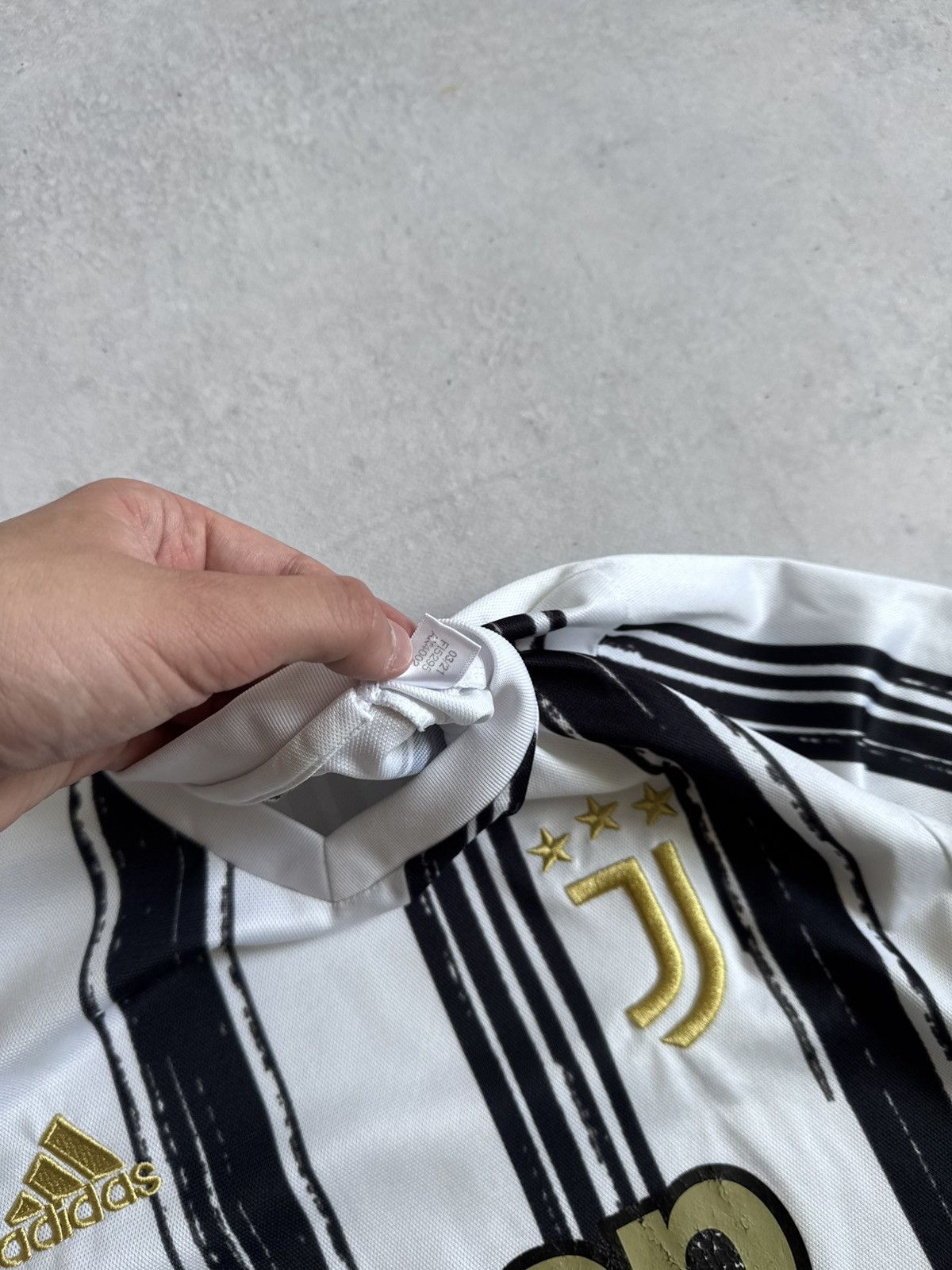 Adidas Adidas Juventus Ronaldo 7 Jeep Unisex Y2K Soccer Jersey Size US S / EU 44-46 / 1 - 8 Thumbnail