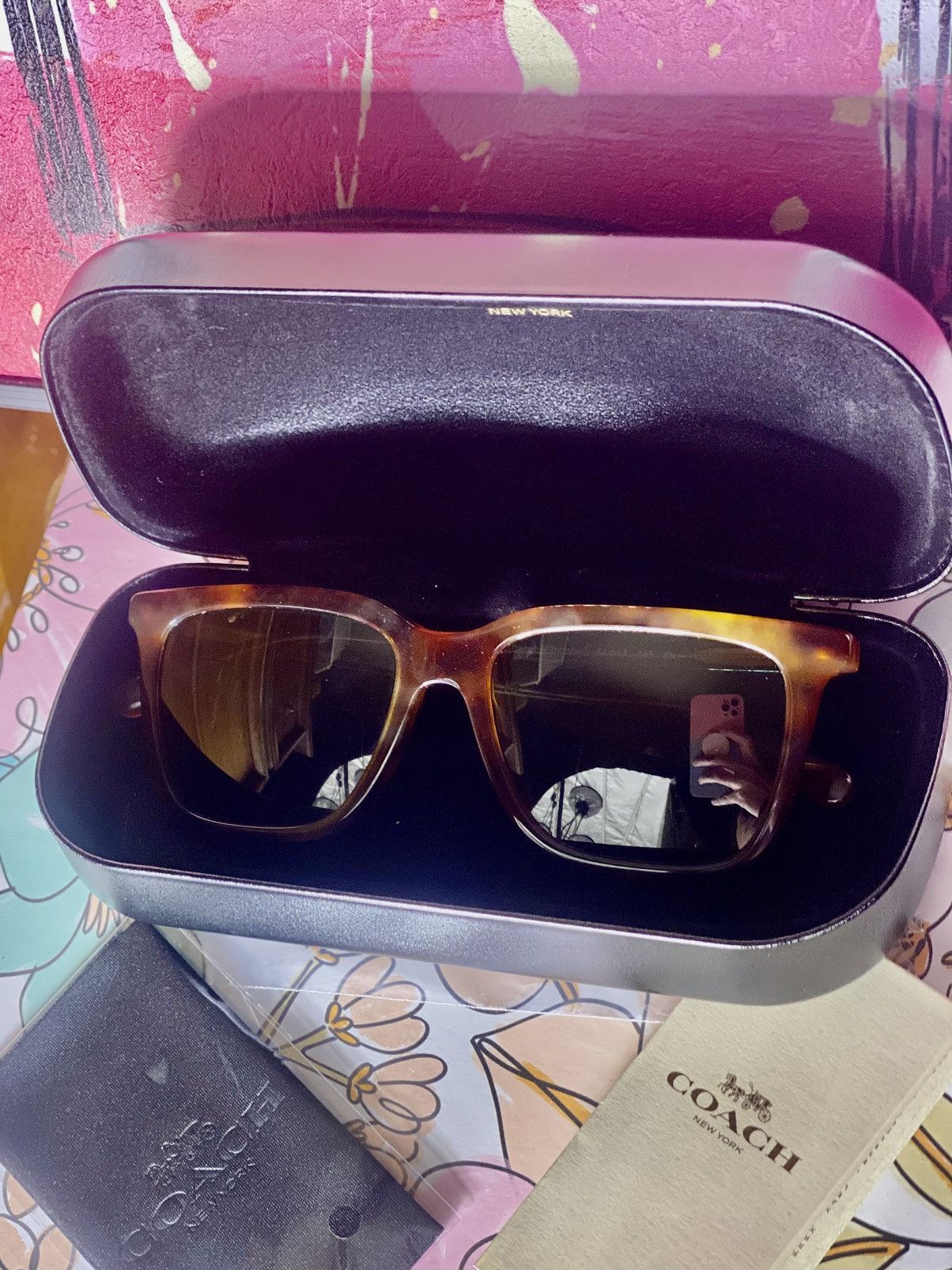 Coach Elegant tortoise shell sunglasses Includes a protective case Size ONE SIZE - 1 Thumbnail