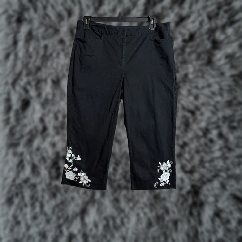 Geoffrey Beene VINTAGE Geoffrey Beene Capri Pants Women Size 16 Embroidered Floral Boho Casual Workwear Pant 90s 2000s Size 38" / US 16 / IT 52 - 1 Thumbnail
