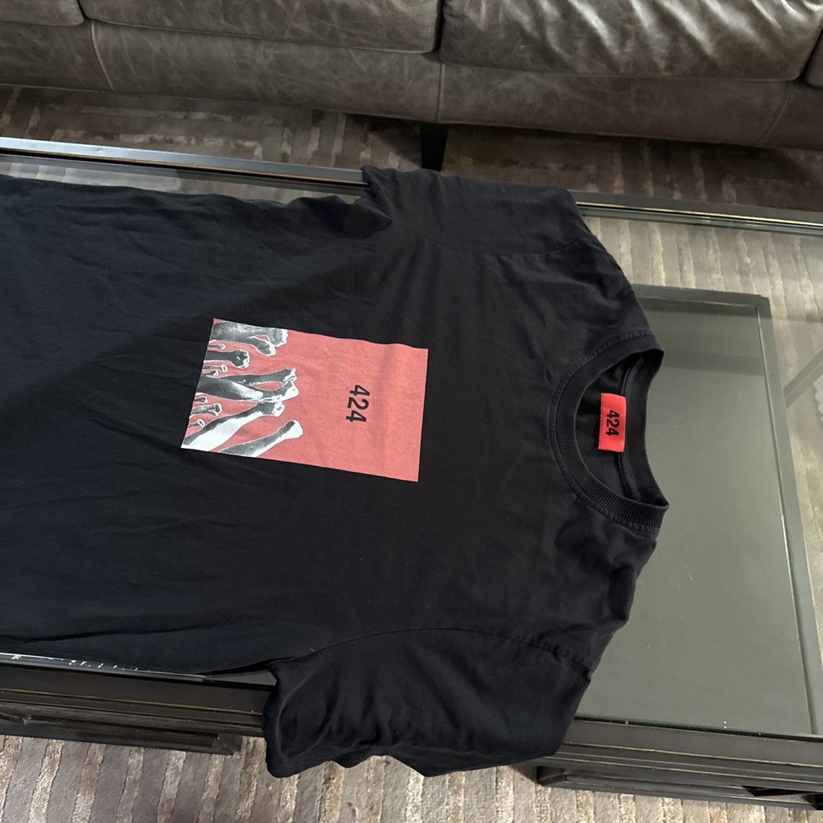 424 424 On Fairfax Raised Fist T-shirt Size Large L Men Black Size US L / EU 52-54 / 3 - 5 Thumbnail