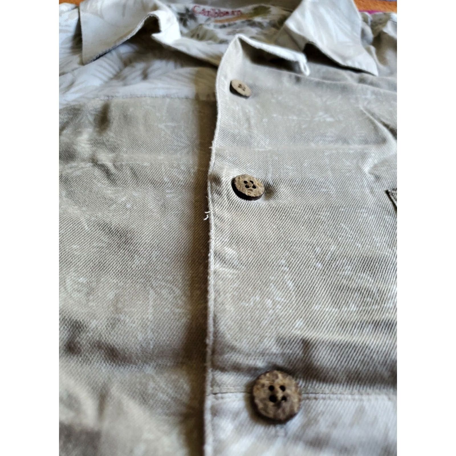 Vintage CARIBBEAN PINEAPPLE Blocked Hawaiian Silk Blend Short Sleeve Shirt L Tan Mens Button-Up Casual Beach Tropical Palm Tree Aloha 90s Size US L / EU 52-54 / 3 - 6 Thumbnail
