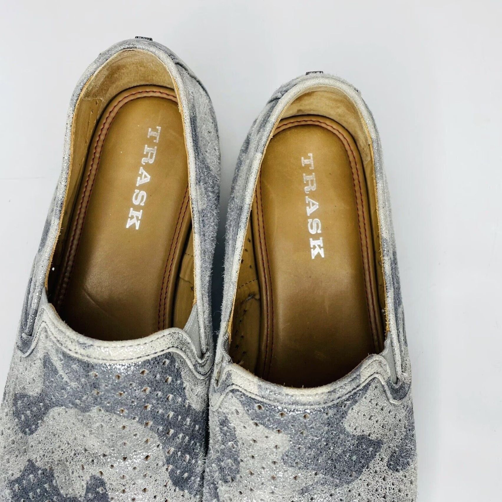 Vintage Trask Andi Perforated Metallic Suede Loafer Flats in Pewter Camo Size 8 Comfort Women Loafer Flat Slip On Leather Round Toe Camouflage Camo 8 Mens? Size US 8 / IT 38 - 7 Thumbnail