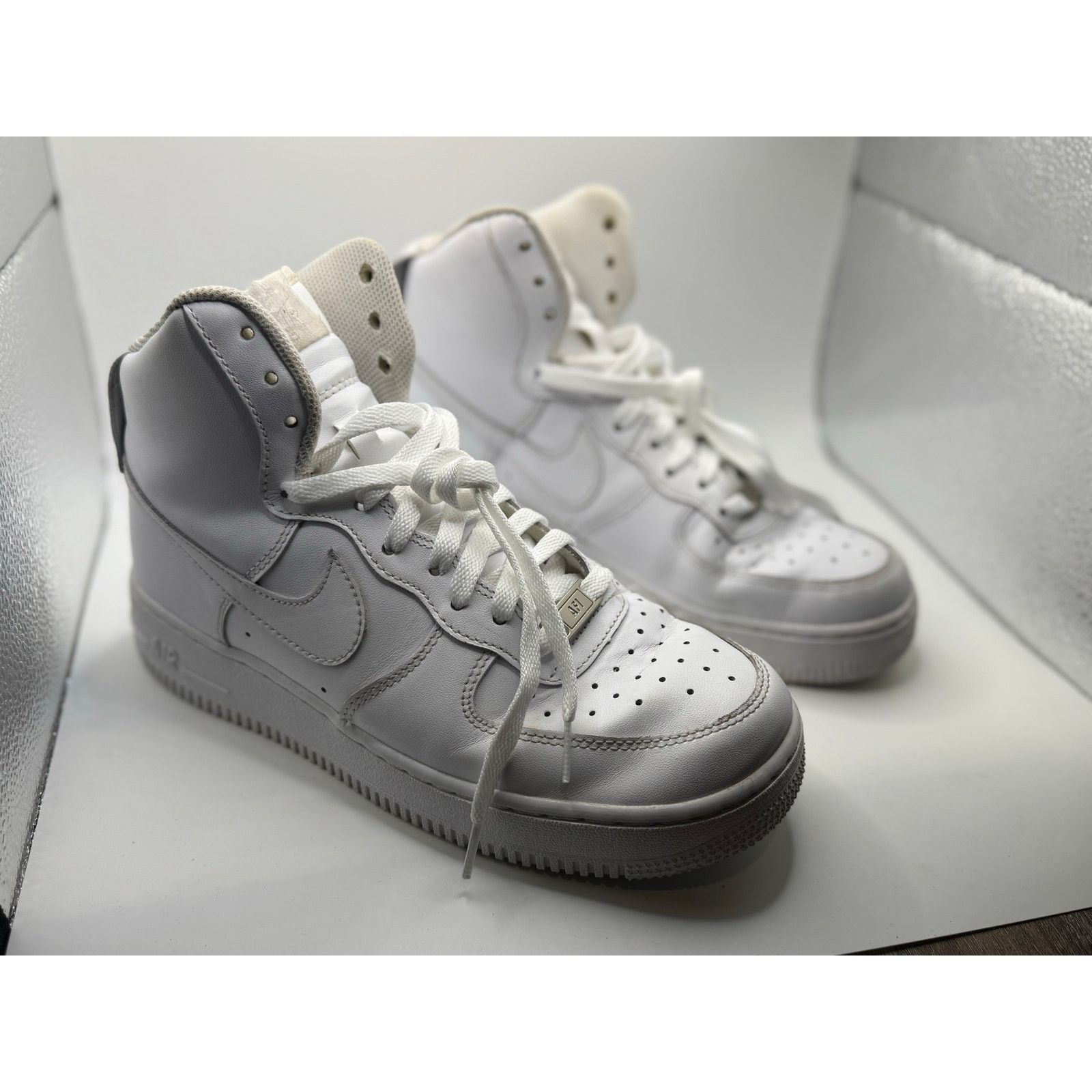 Nike Air Force 1 High White Women’s Size 8.5 334031-105