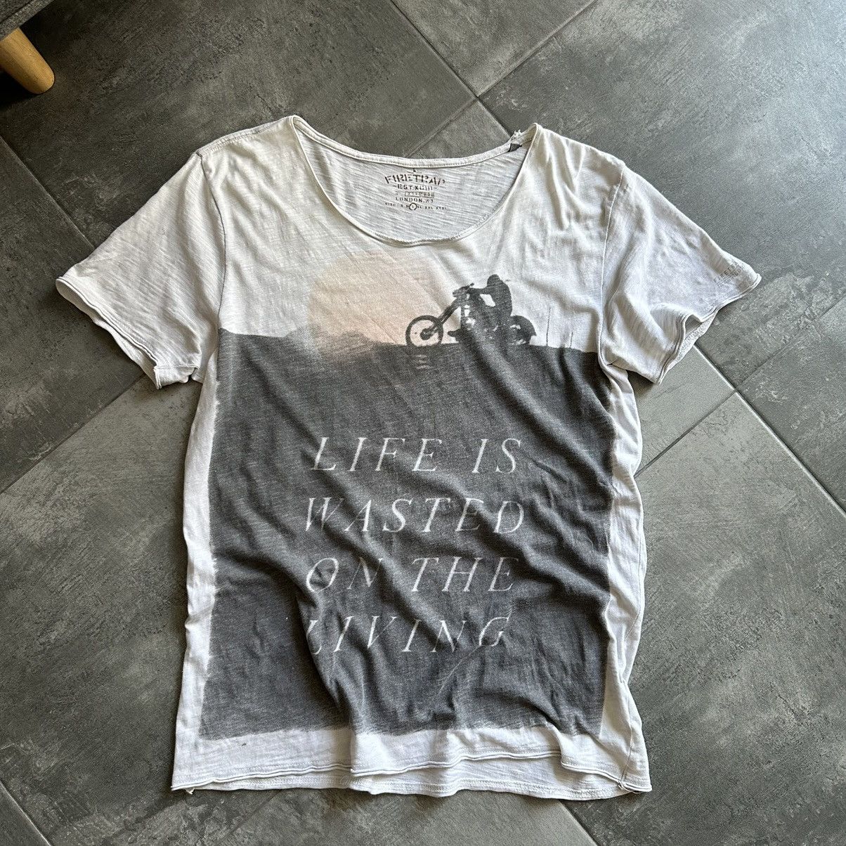 Firetrap Vintage Firetrap T-shirts Life Is Wasted on the Living Moto Size US L / EU 52-54 / 3 - 4 Thumbnail