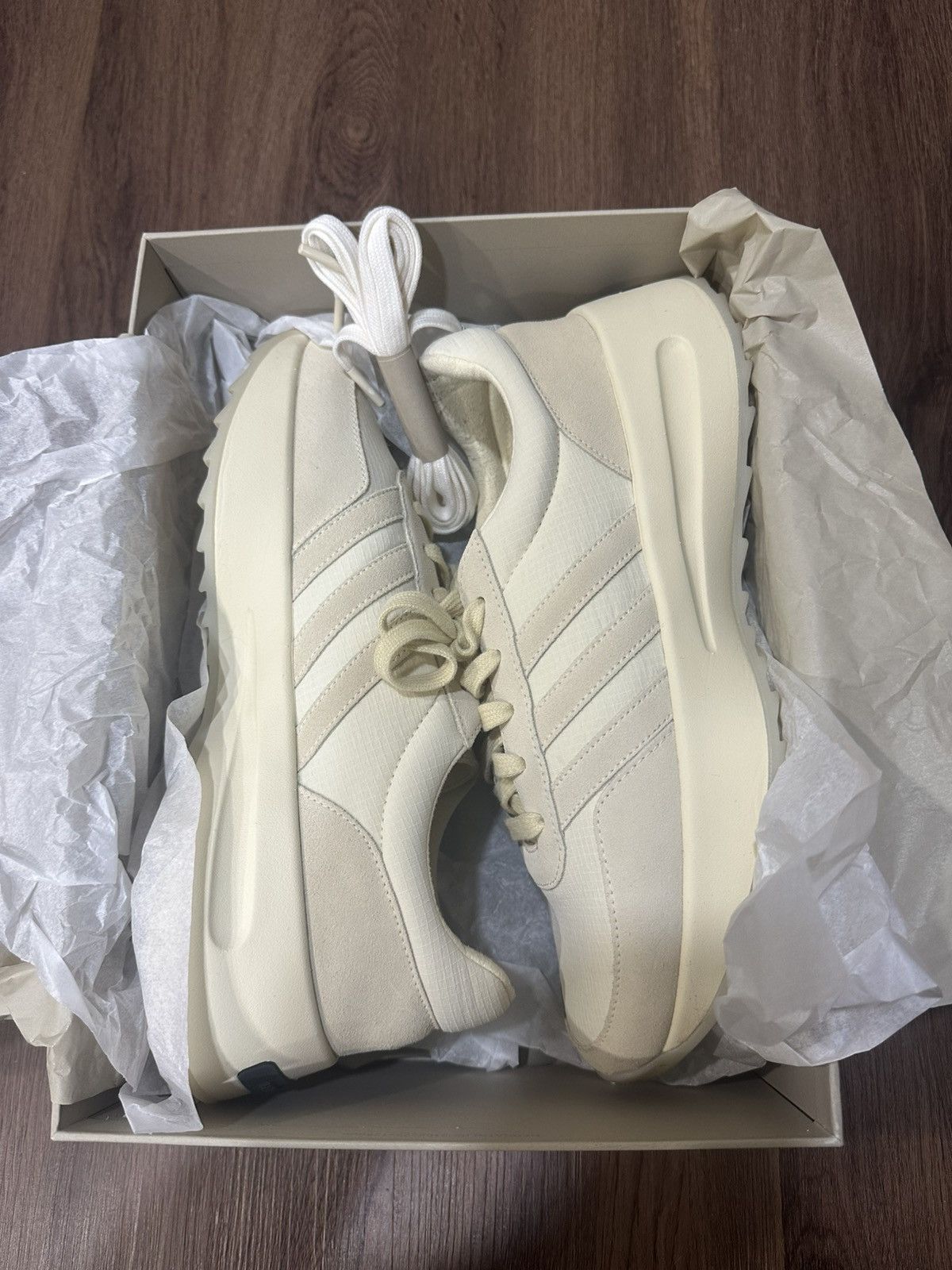 Adidas × Fear of God Fear of God Has Pale Yellow Los Angeles Runner Size US 9.5 / EU 42-43 - 1 Thumbnail