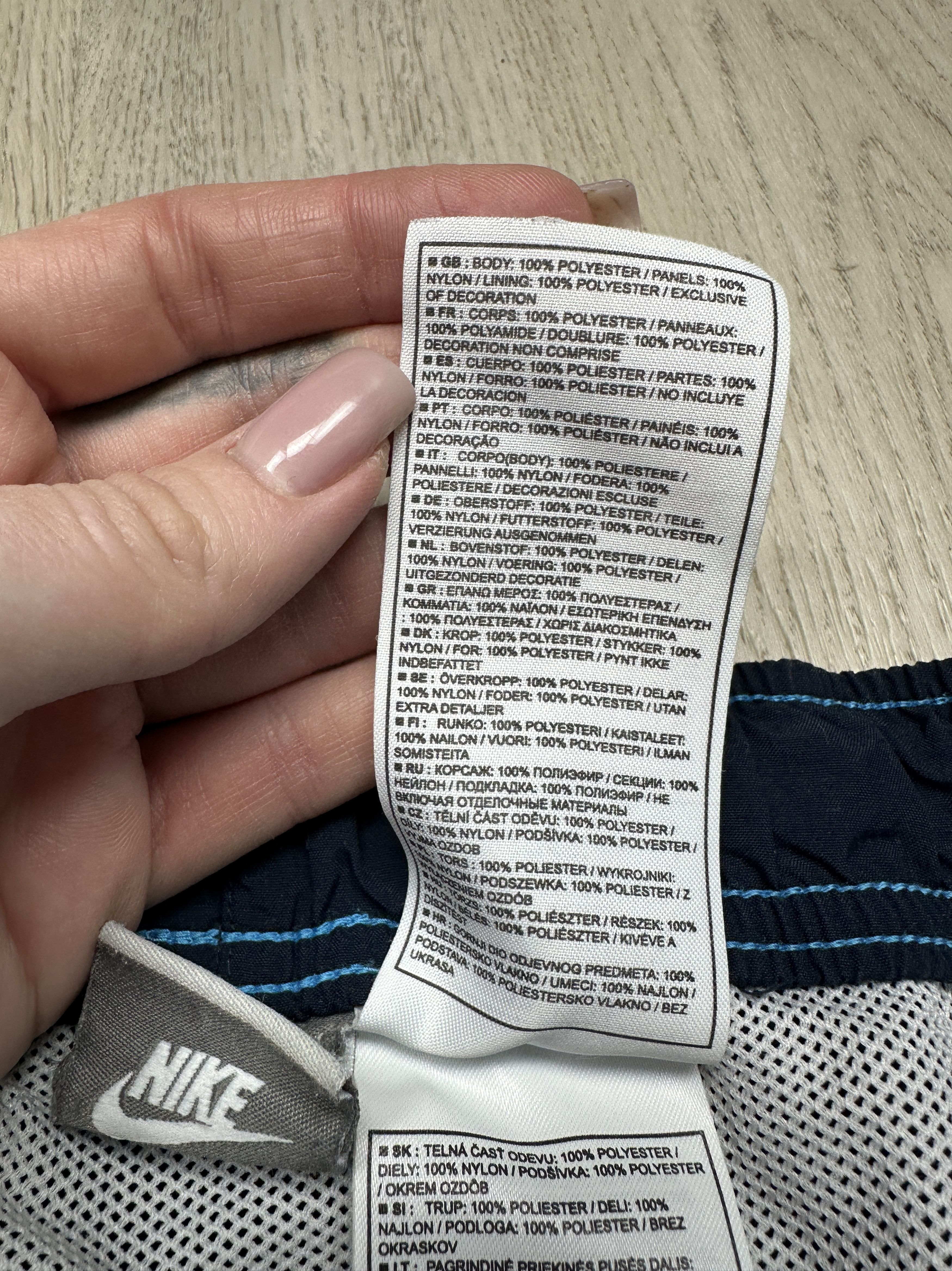 Nike Nike Vintage Mens Nylon Shorts Size US 36 / EU 52 - 7 Thumbnail