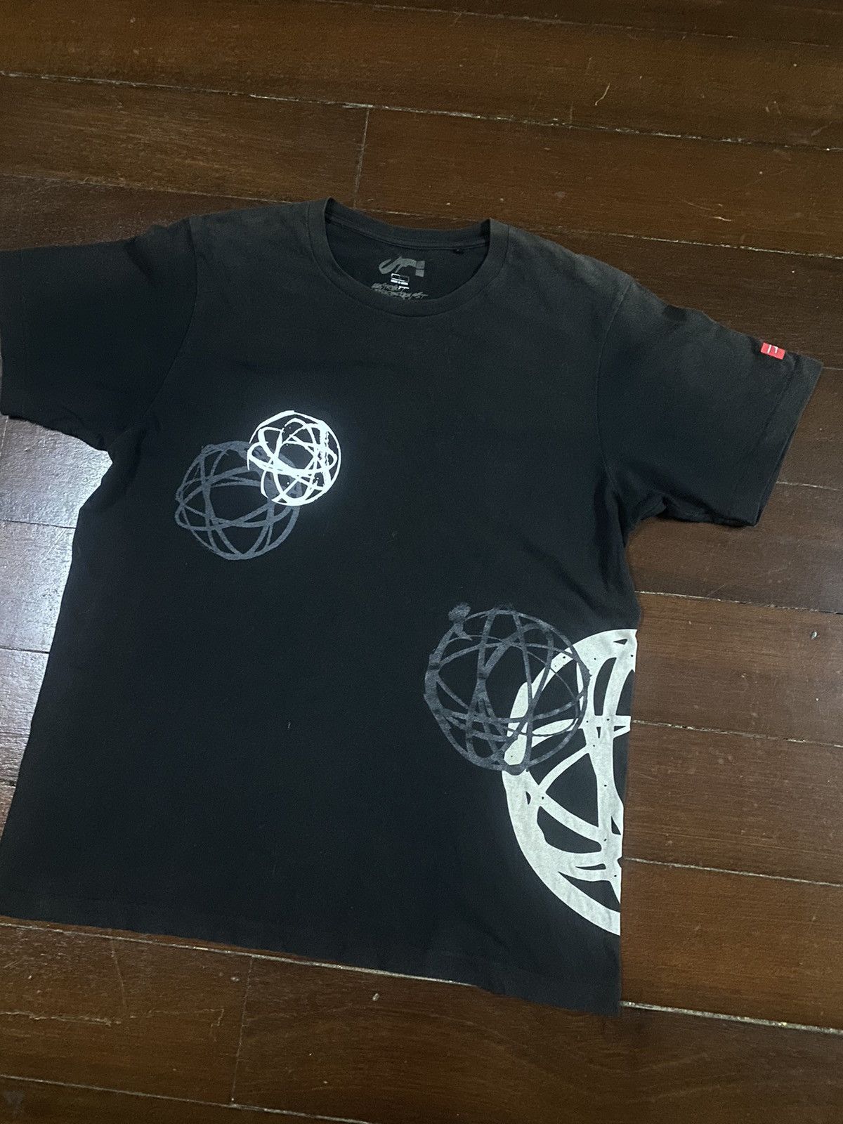 Futura × Uniqlo Rare Futura laboratories x Uniqlo graphic art Tee sun faded Size US L / EU 52-54 / 3 - 3 Thumbnail