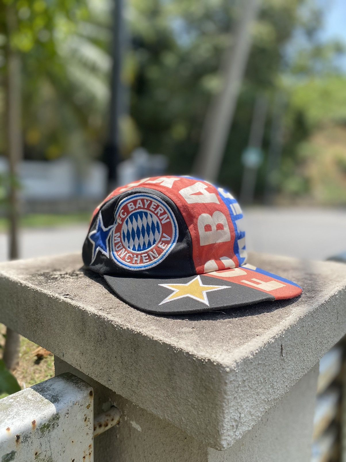 Vintage FC Bayern München logo AOP cap Size ONE SIZE - 1 Thumbnail