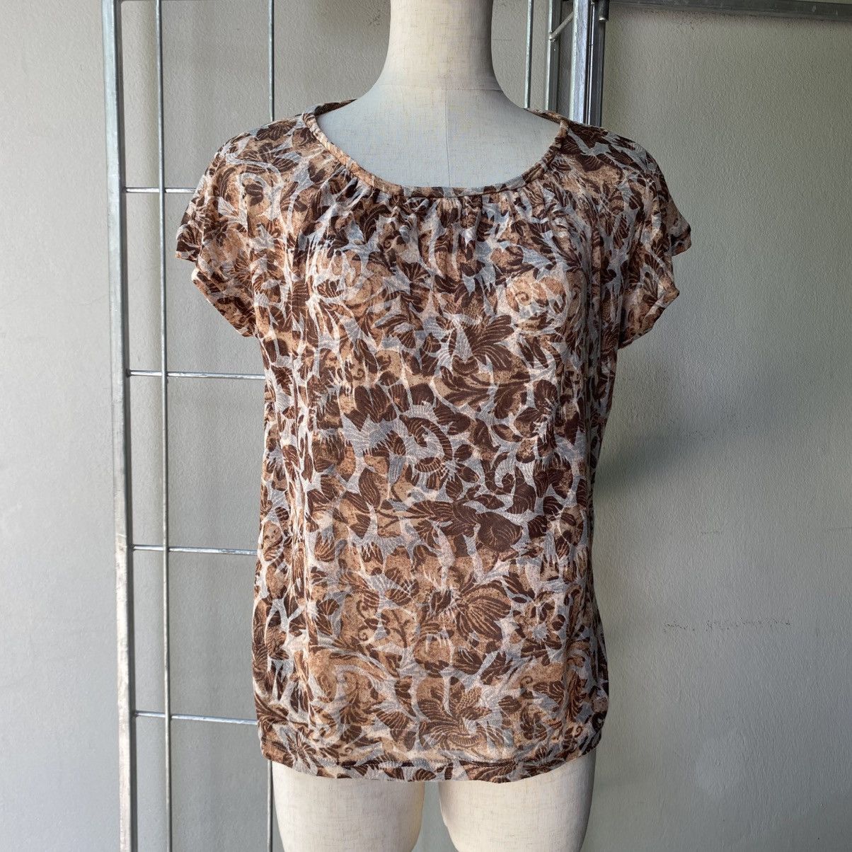 Issey Miyake Plantation Brown Leaf Print Short Sleeve Blouse Size M / US 6-8 / IT 42-44 - 14 Thumbnail