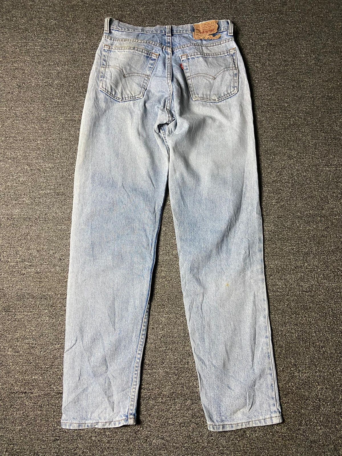 Levi's Levis Strauss Co. Regular Fit Ripped Knee Style Jeans (157) Size US 28 / EU 44 - 2 Thumbnail