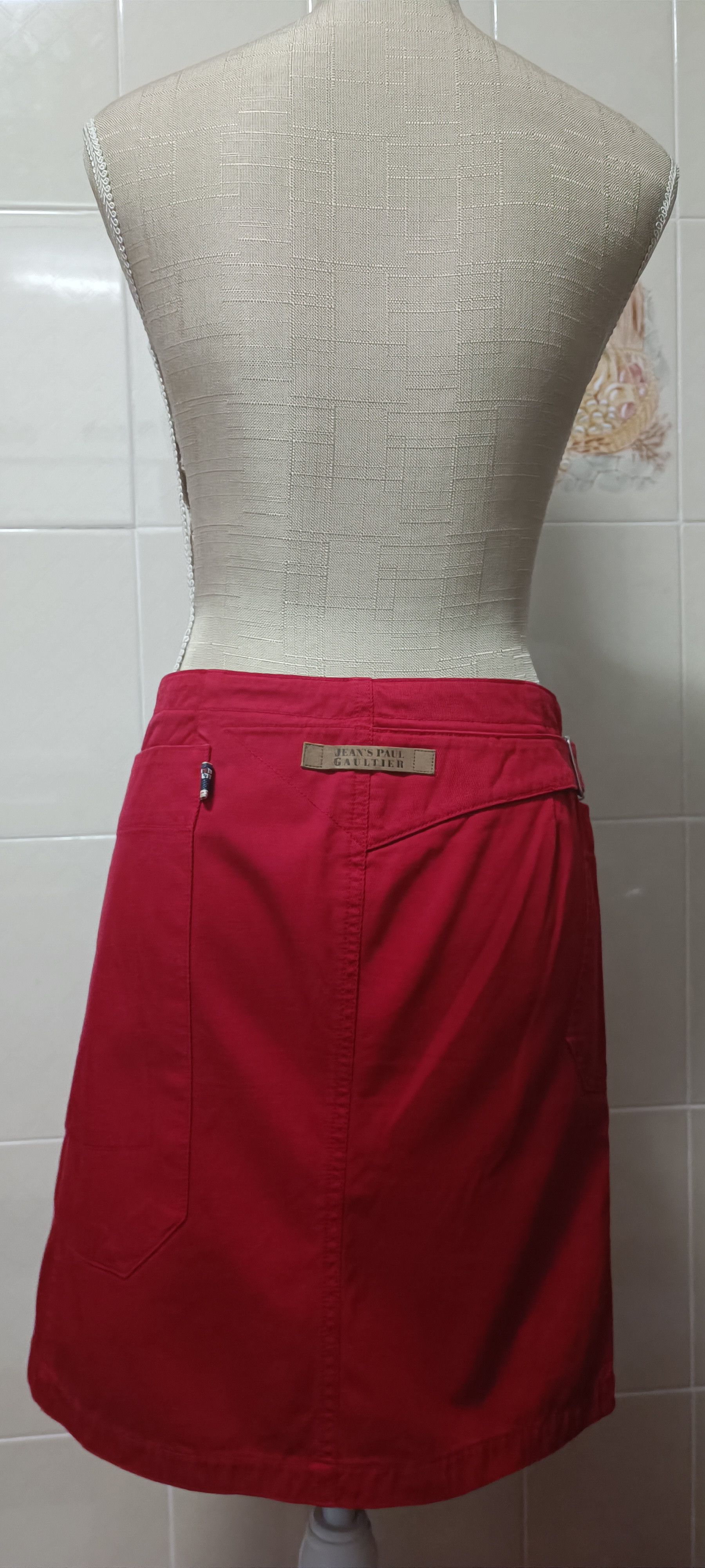 Jean Paul Gaultier 2000's - Asymmetric mini skirt in red denim Size 27" / US 4 / IT 40 - 2 Thumbnail
