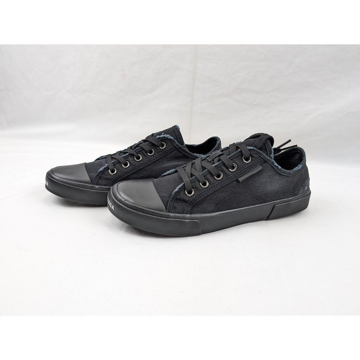 Balenciaga o1rshd1 Paris Low-Top Sneakers in Black Size US 9 / EU 42 - 17 Thumbnail