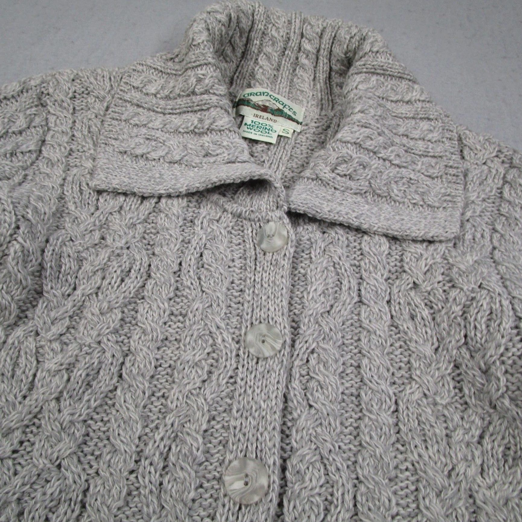 Vintage Aran Crafts Cardigan Sweater Gray Wool Cable-Knit Shawl Collar Ireland S Women Long Sleeve Buttoned Pockets All Seasons Vintage: No Size S / US 4 / IT 40 - 2 Thumbnail
