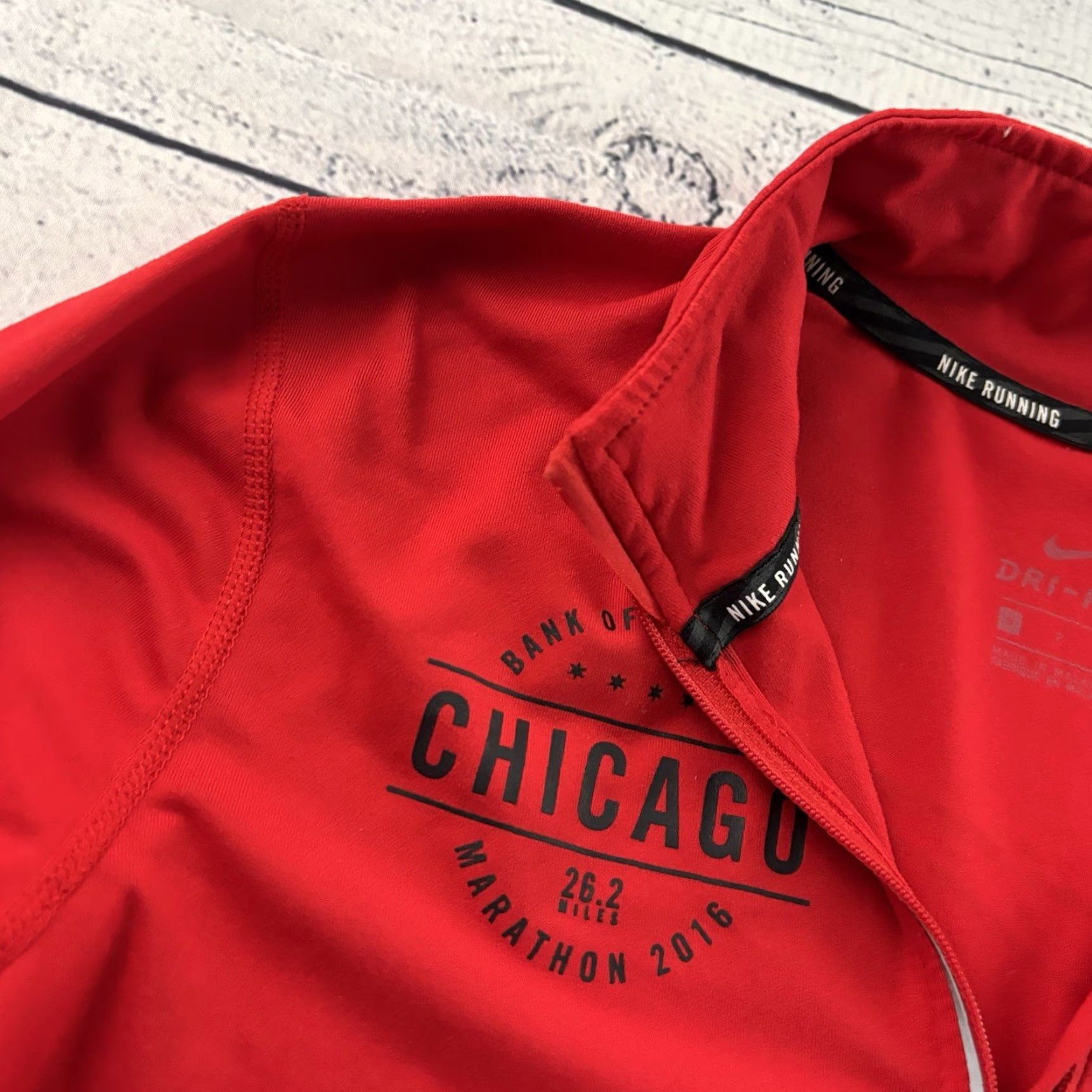 Nike VINTAGE Nike Dri-Fit 2016 Chicago Marathon 1/4 Zip Pullover Jacket Women's Small Red Size S / US 4 / IT 40 - 2 Thumbnail