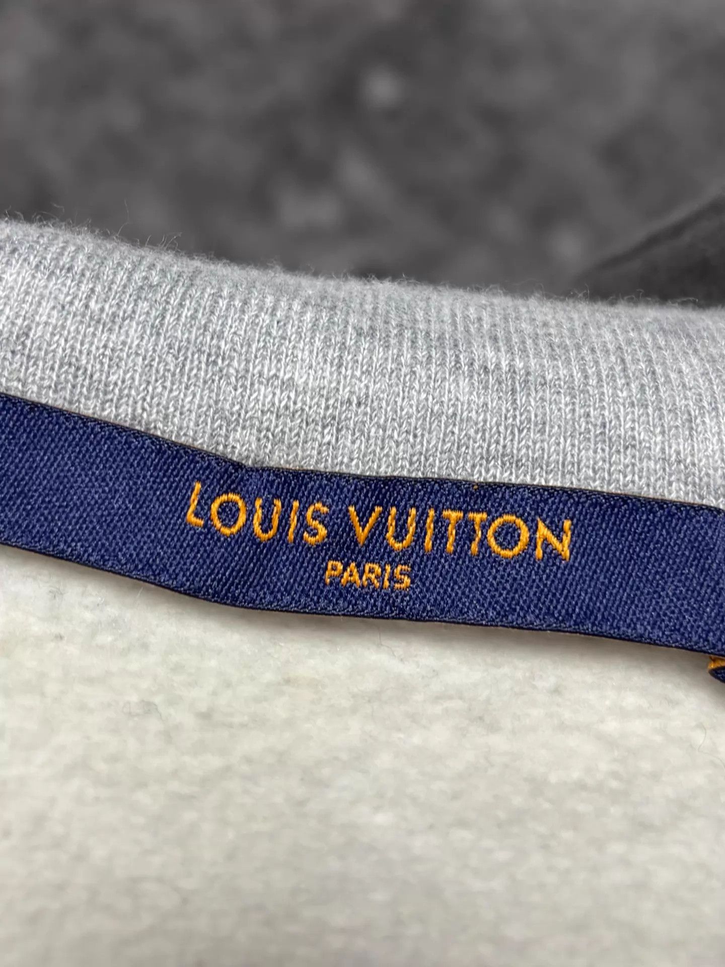 Louis Vuitton Louis Vuitton Gray XL Near New Italian Made Hoodie Size US XL / EU 56 / 4 - 3 Thumbnail