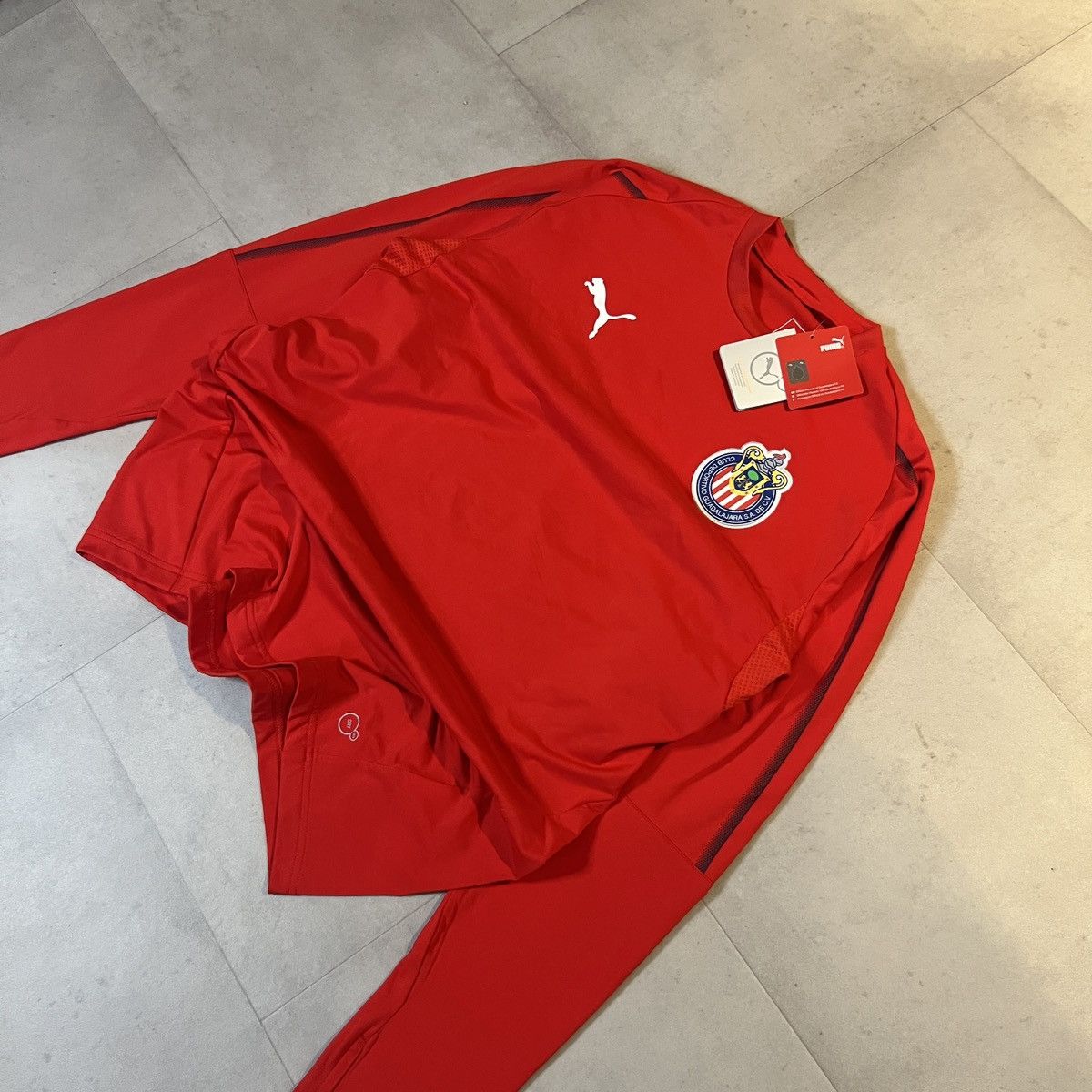 Puma Chivas Guadalajara Long-sleeve Soccer Jersey Football Size M Size US M / EU 48-50 / 2 - 4 Thumbnail