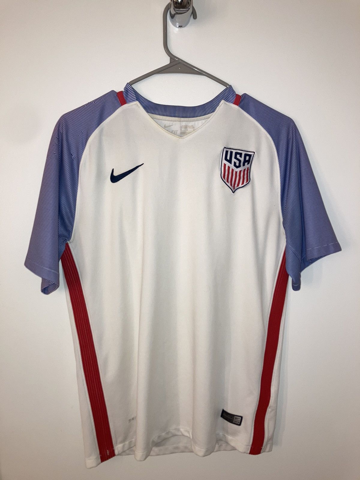 Nike 2016 USA Home Kit (M) Size US M / EU 48-50 / 2 - 1 Thumbnail