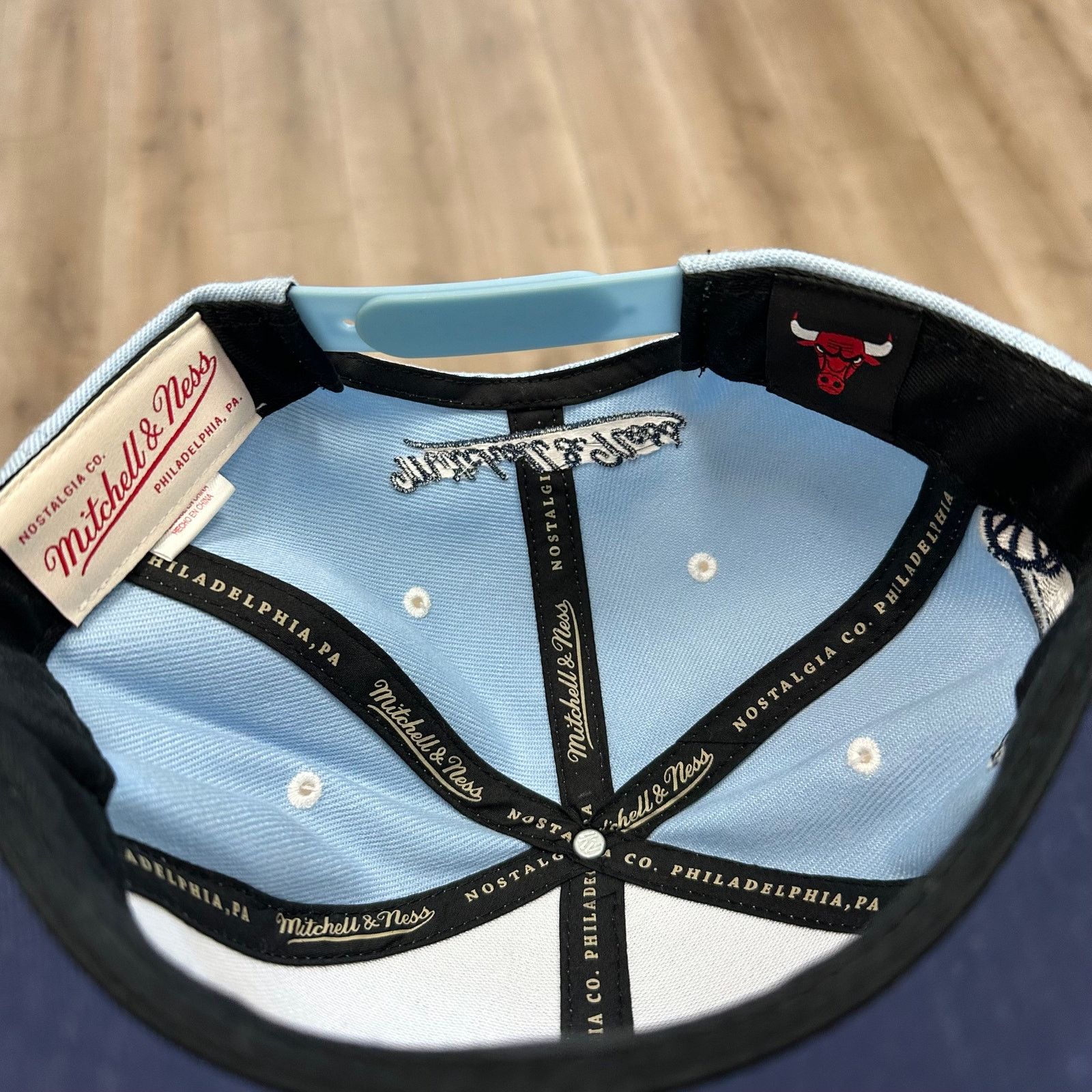 Mitchell & Ness Mitchell & Ness Chicago Bulls light blue 1996 NBA Finals hat Size ONE SIZE - 7 Thumbnail