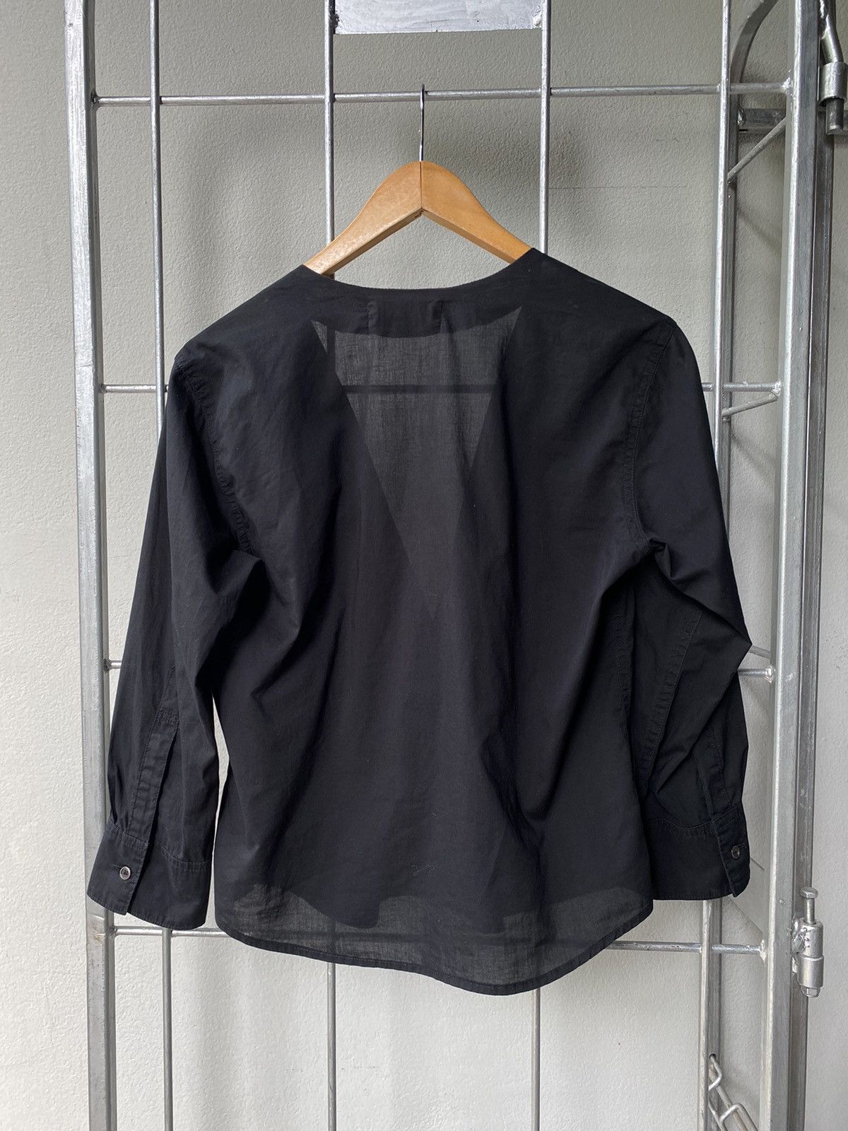 Zucca ZUCCA Black Rosette Front Blouse Size M / US 6-8 / IT 42-44 - 2 Thumbnail