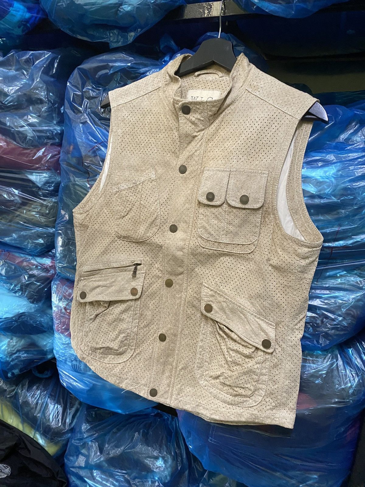 Japanese Brand Vintage W.L.C Beige Suede Perforated Utility Vest – Japanese Size US L / EU 52-54 / 3 - 4 Thumbnail