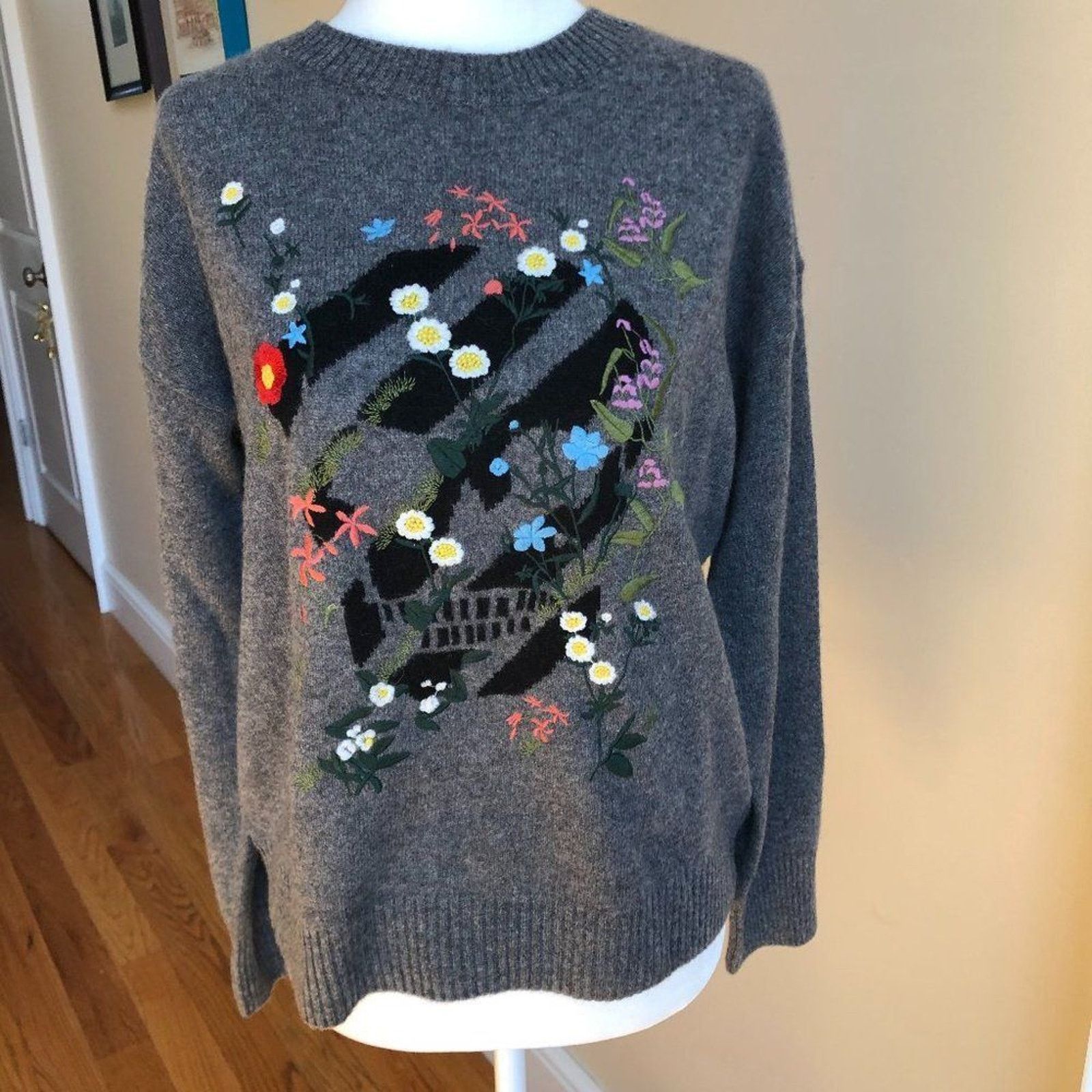 360Cashmere Aji Floral Skull Print Cashmere Sweater from 360 Cashmere Size XS / US 0-2 / IT 36-38 - 1 Thumbnail