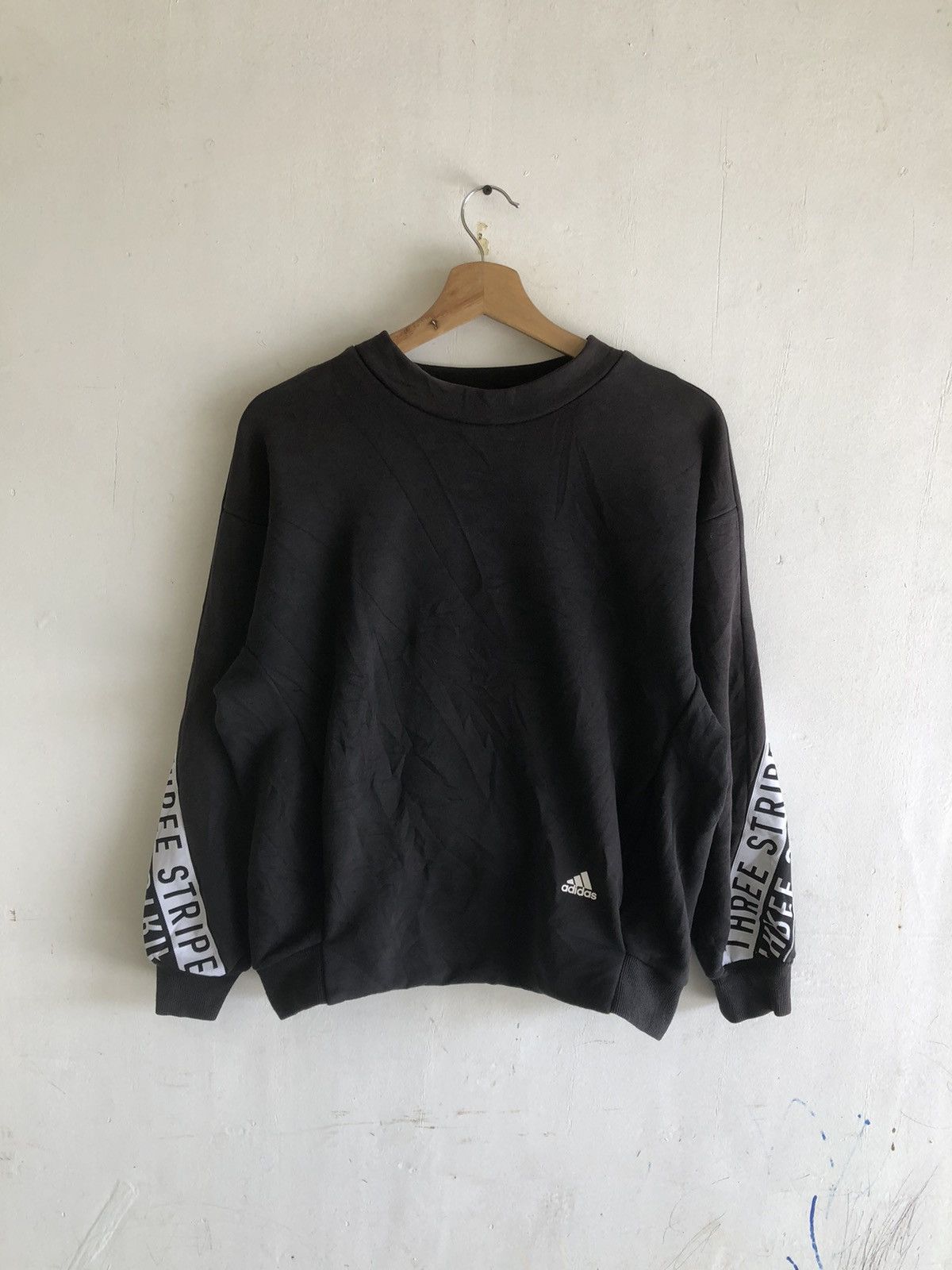 Adidas Adidas Three Stripe Sweatshirt embroided Size US M / EU 48-50 / 2 - 1 Thumbnail