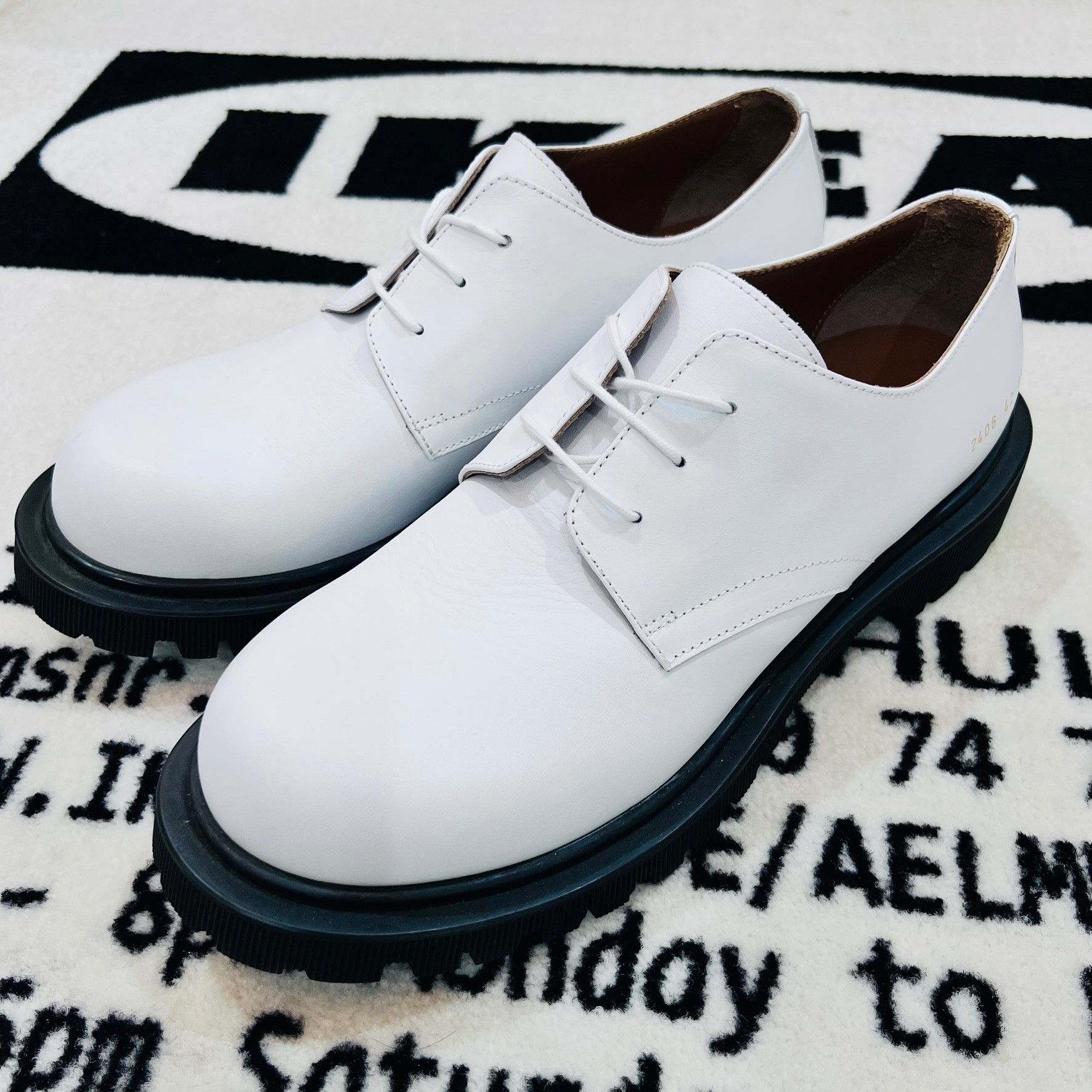 Common Projects Common Projects Plain Toe Derby 0506 White Black Sole Size US 9 / EU 42 - 2 Thumbnail
