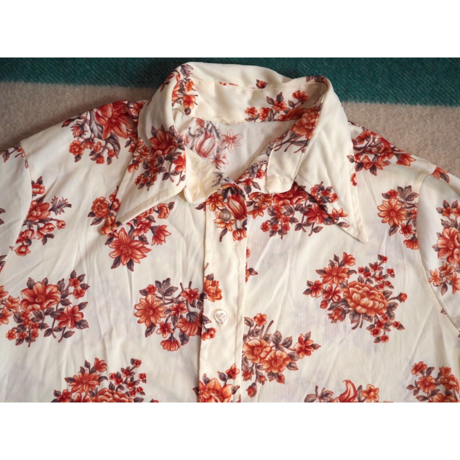 Vintage VINTAGE 1970s Ivory Flower Boho Disco Shirt Women's M User: VINTAGE 1970s Ivory Flower Boho Disco Shirt Women's M Size M / US 6-8 / IT 42-44 - 3 Thumbnail