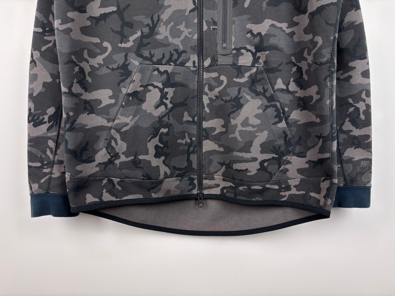 Nike Mens Nike Tech Fleece Full Zip Hoodie Camo Size M Size US M / EU 48-50 / 2 - 3 Thumbnail