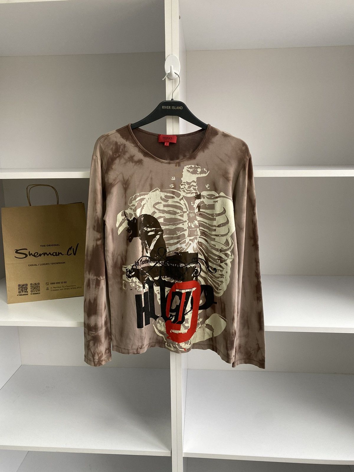 Hugo Boss × Vintage Vintage Hugo Boss Archival Japanese Style Long Sleeve Tee Size US S / EU 44-46 / 1 - 1 Thumbnail