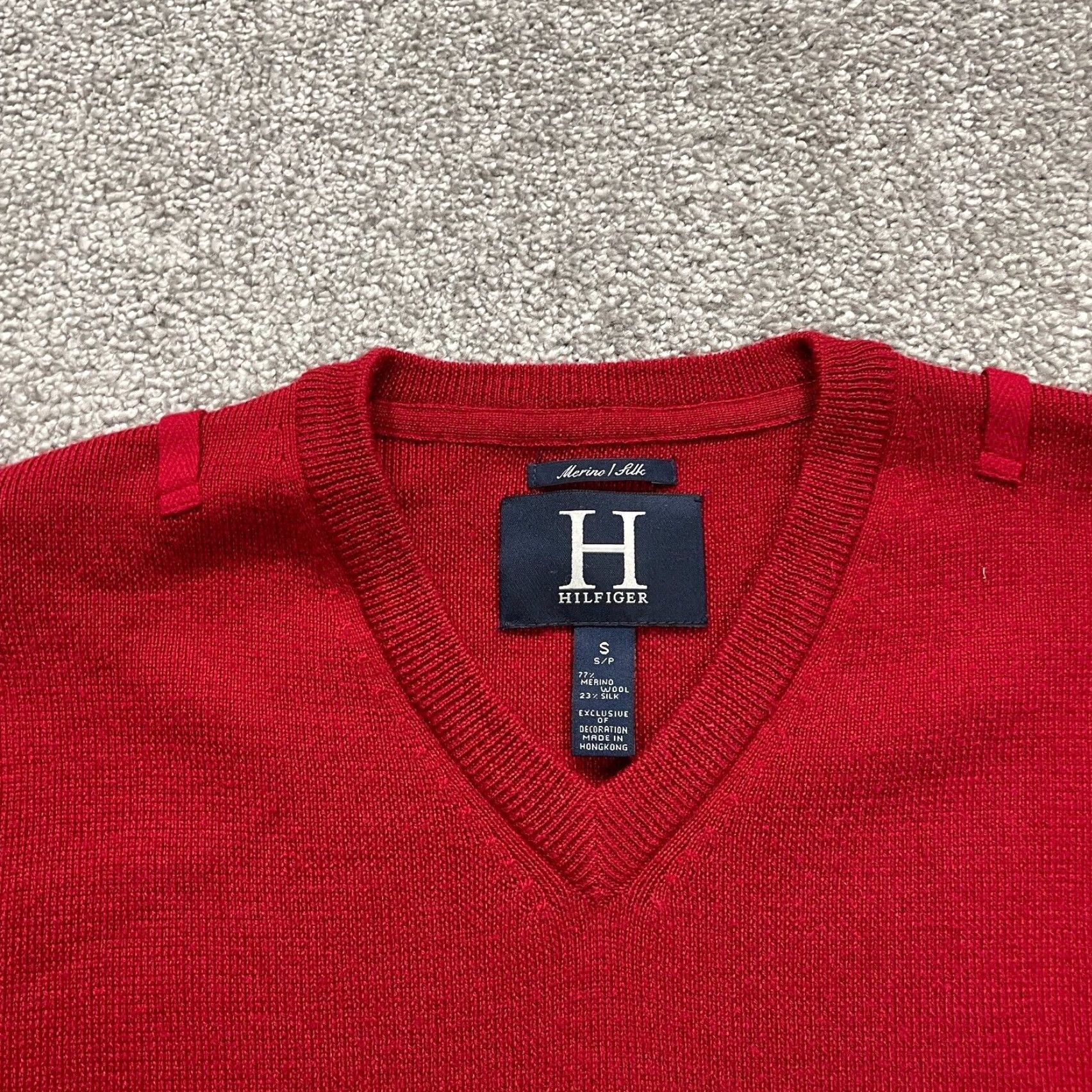 Vintage VINTAGE Hilfiger Wool Silk Pullover Sweater Womens Small Red V-Neck Knitted Top Casual Office Size S / US 4 / IT 40 - 5 Thumbnail