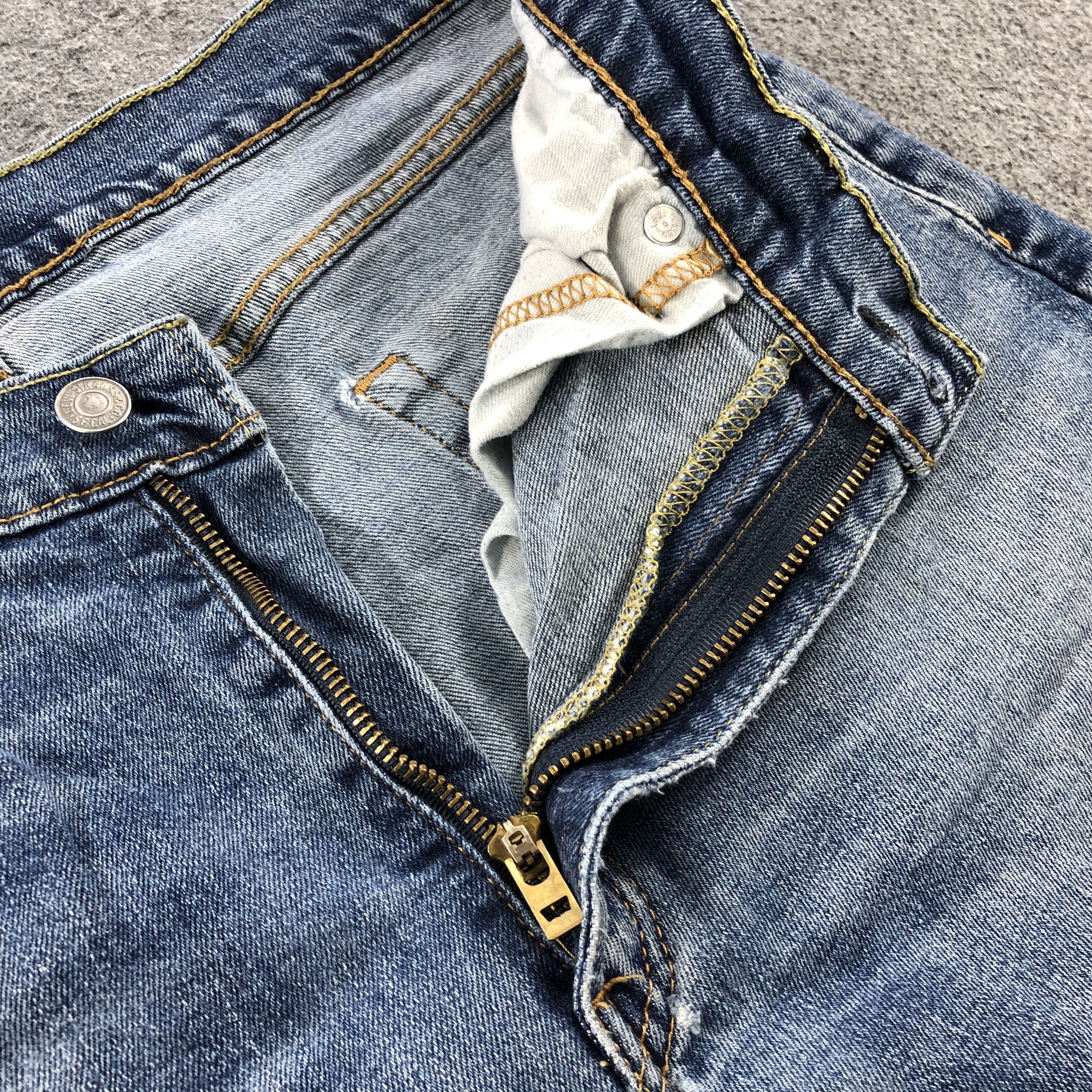 Levi's × Vintage Vintage Blue Wash Levis 514 Jeans-JM1881 Size US 35 - 8 Thumbnail