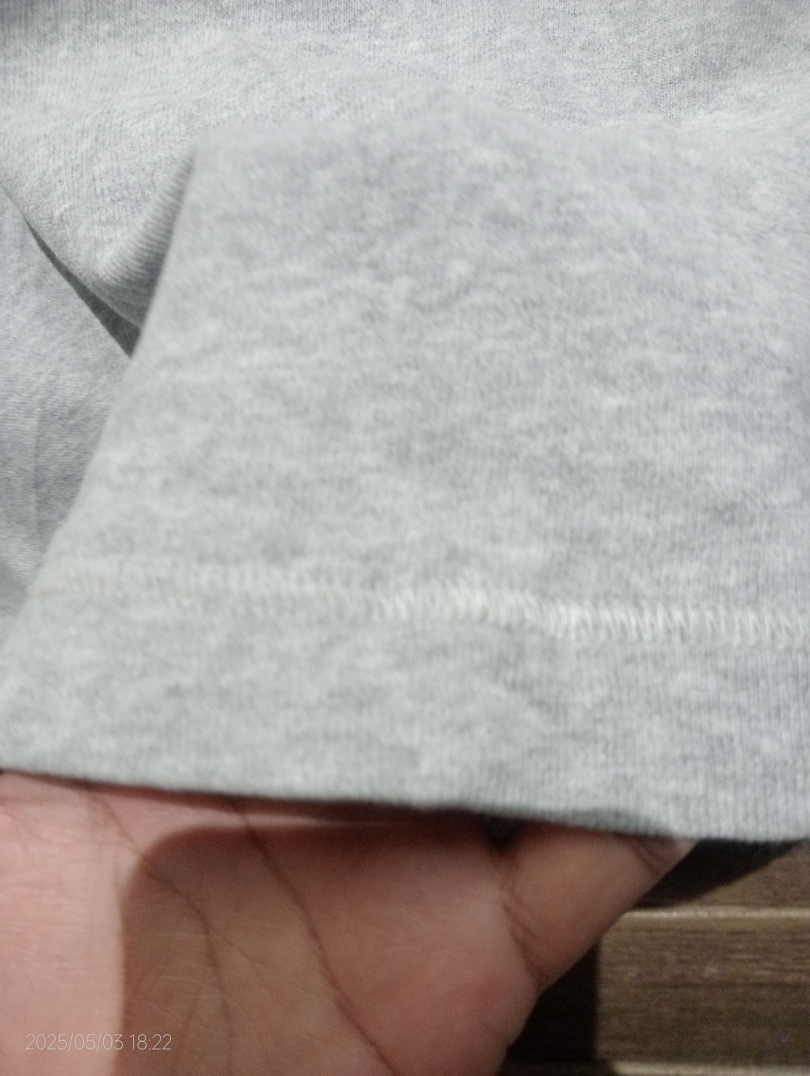MLB Vintage MLB X UNIQLO Cincinnati Reds Long Sleeve Tshirt Size US M / EU 48-50 / 2 - 9 Thumbnail
