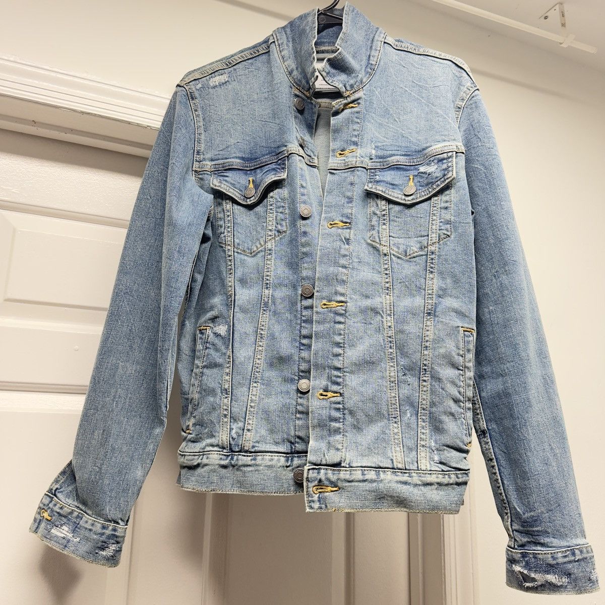 Old Navy Stylish light blue faded denim jacket Size US S / EU 44-46 / 1 - 1 Thumbnail