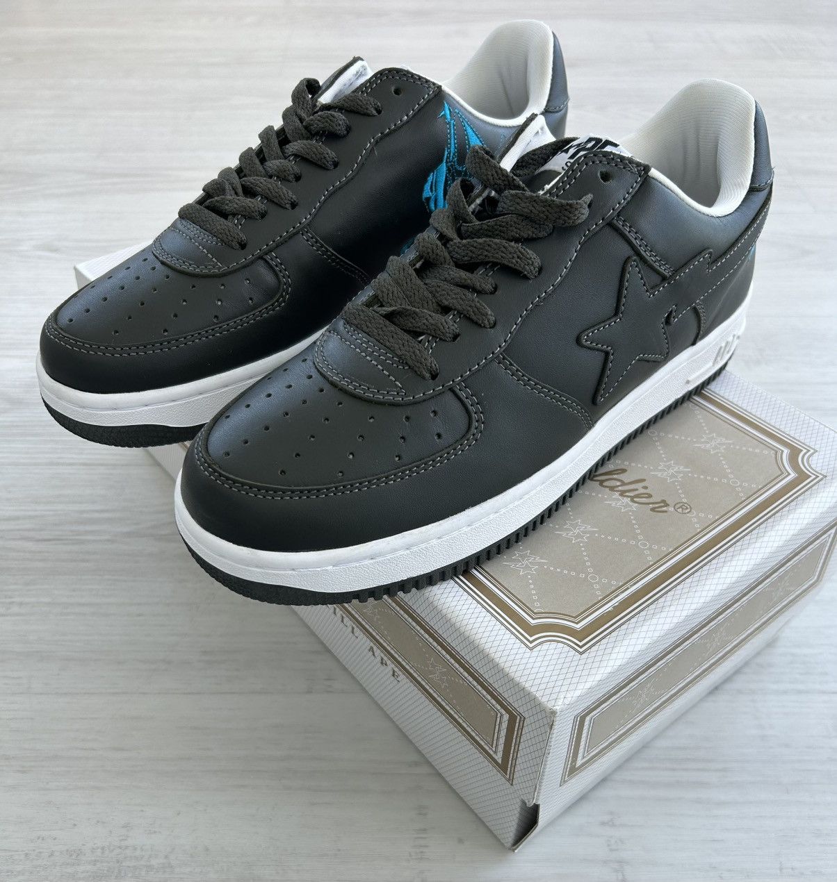 Bape VERY RARE OG 2003 A BATHING APE X UNKLE 1 OF 100 BAPESTA Size US 10 / EU 43 - 4 Thumbnail
