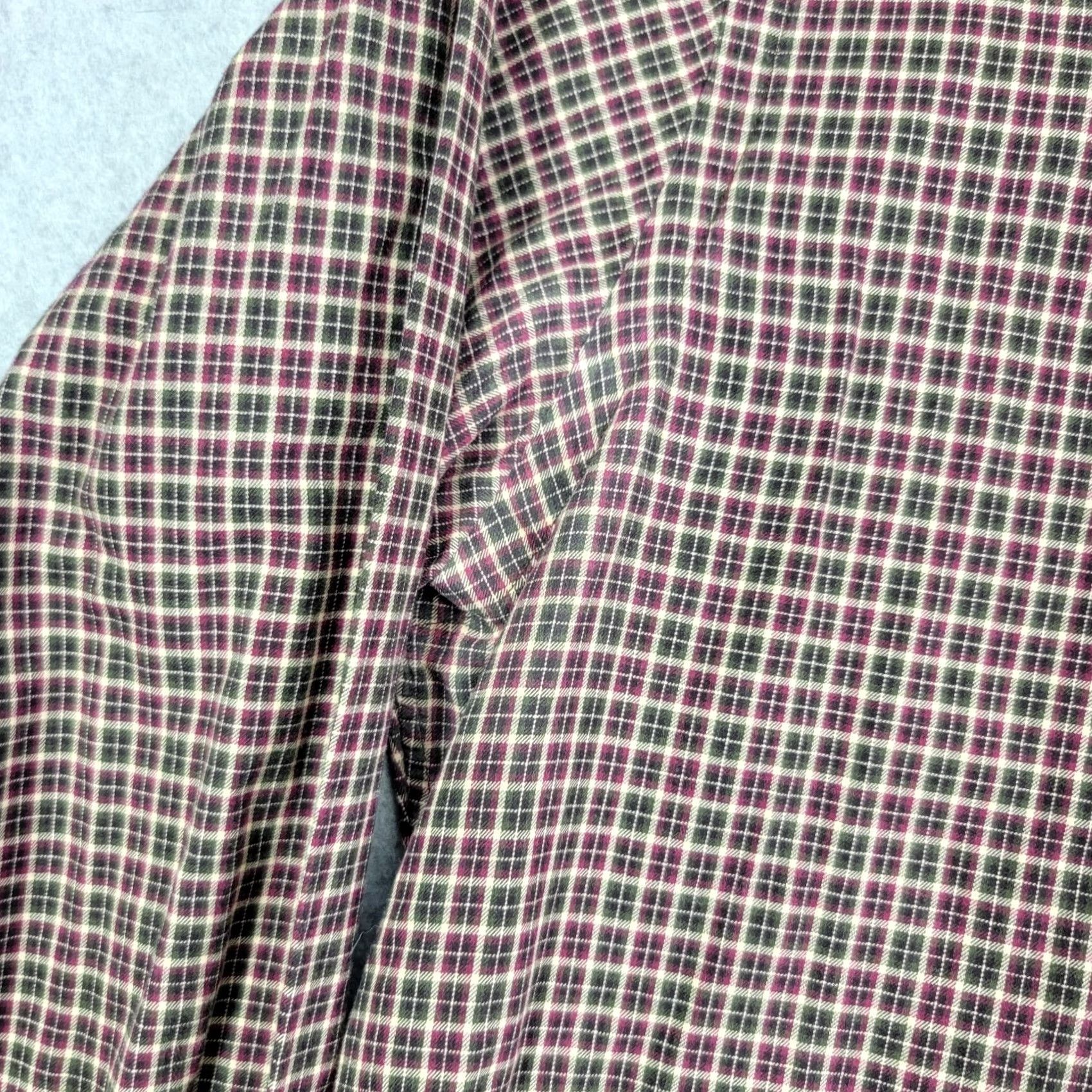 Ralph Lauren Ralph Lauren Men’s Medium Classic Fit Red Plaid Long Sleeve Button Down casual Shirt Size US M / EU 48-50 / 2 - 5 Thumbnail