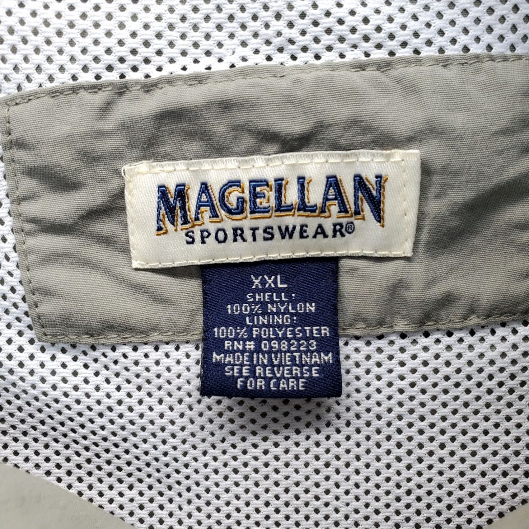 Vintage Magellan Sportswear Men Button-Up Shirt 2XL Green Pocket Collar Down Casual Outdoor 1990s? Size US XXL / EU 58 / 5 - 6 Thumbnail