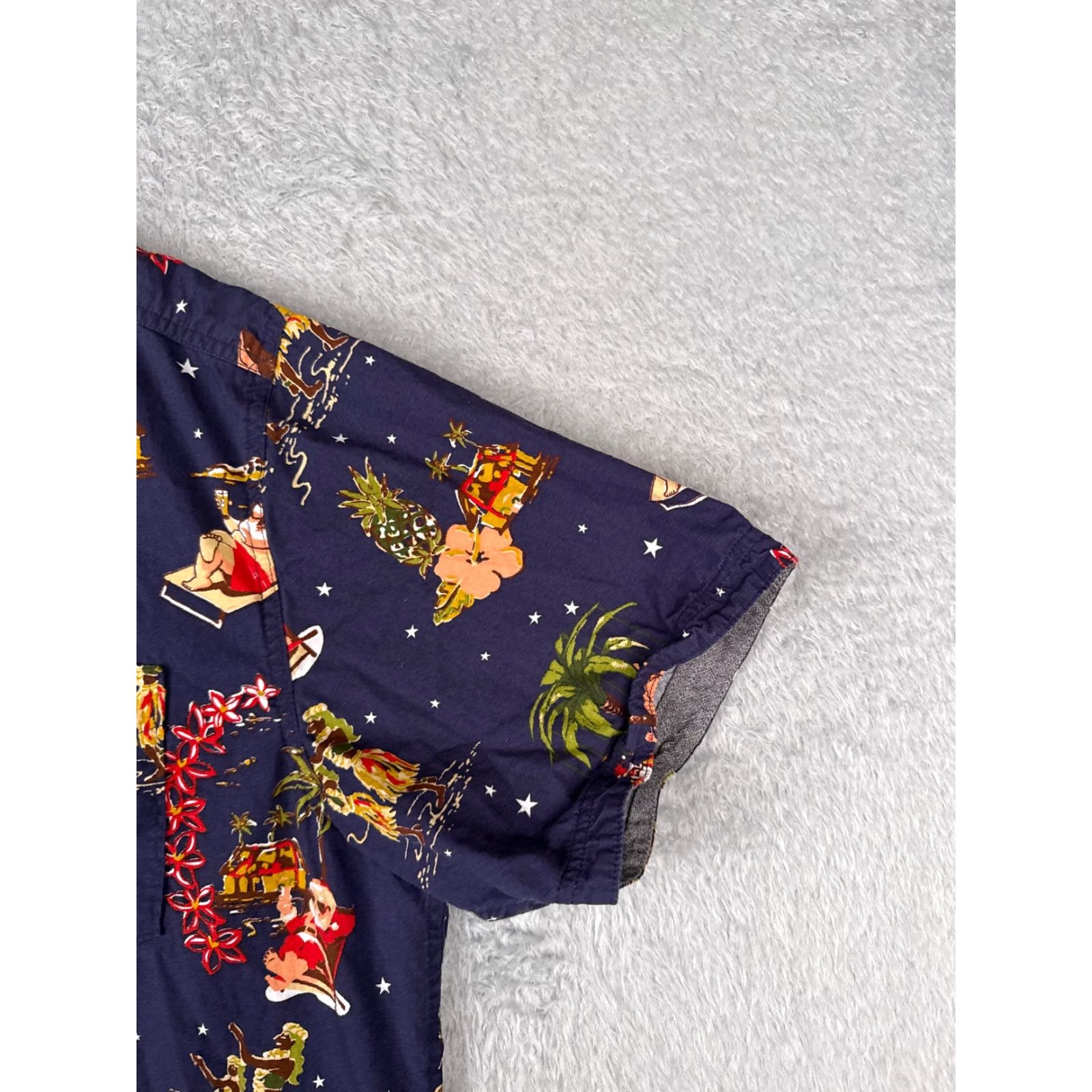 Vintage Free Planet Shirt Mens 2XL Blue Floral Santa Chistmas Luau Hawaiian Dress Shirt 2XL Mens Blue Floral Santa Christmas Theme Hawaiian Luau Shirt Size US XXL / EU 58 / 5 - 5 Thumbnail