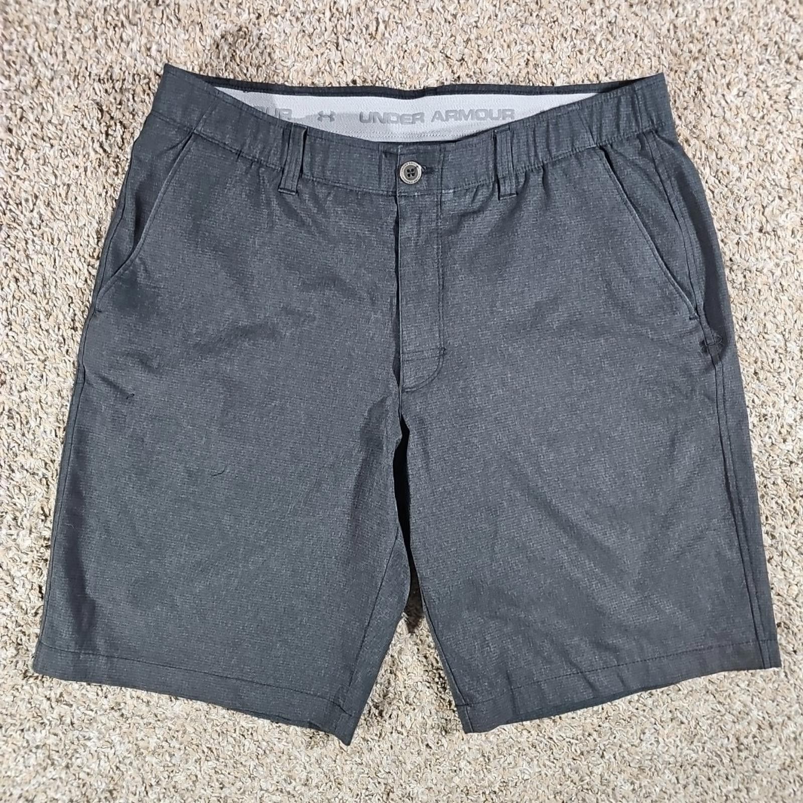 Under Armour Under Armour Golf Shorts Mens 36 Charcoal Gray HeatGear Size US 36 / EU 52 - 1 Thumbnail