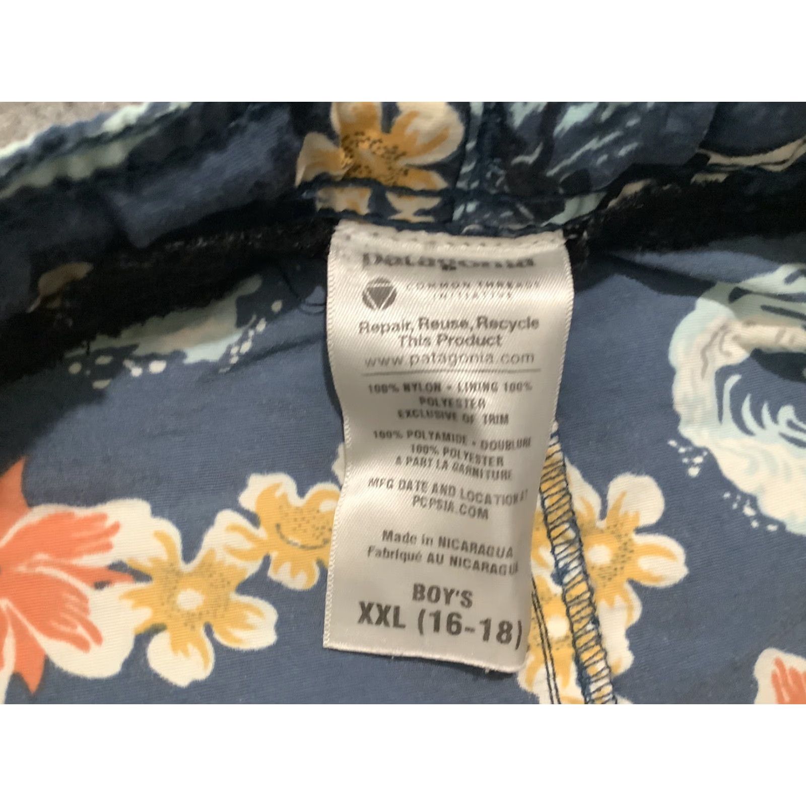 Patagonia Patagonia Bermuda Shorts Men Blue Board Shorts 2XL 16-18 Casual Travel Lightweight Pockets Logo Floral Pattern Size US 32 / EU 48 - 6 Thumbnail