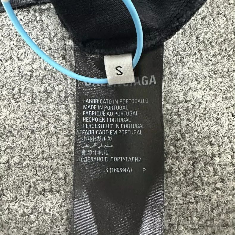 Balenciaga Balenciaga Washing to make short-sleeved T-shirts with old Size US S / EU 44-46 / 1 - 6 Thumbnail