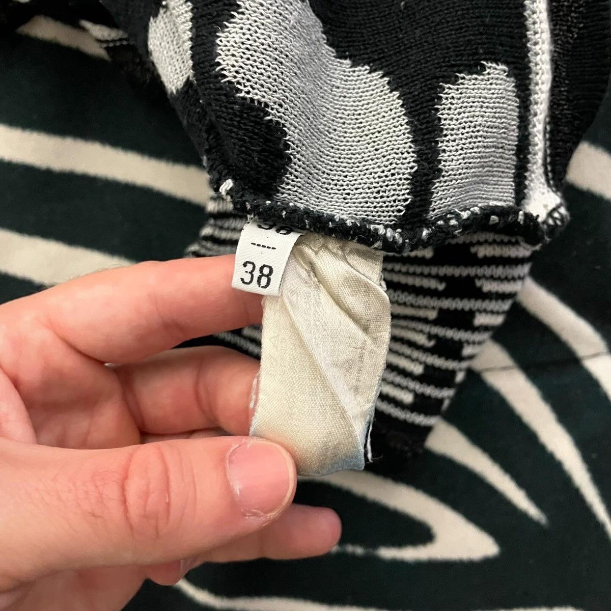 Carlo Colucci × Coogi × Vintage Vintage sweater Carlo Colluci Zebra Black White y2k Size S / US 4 / IT 40 - 5 Thumbnail