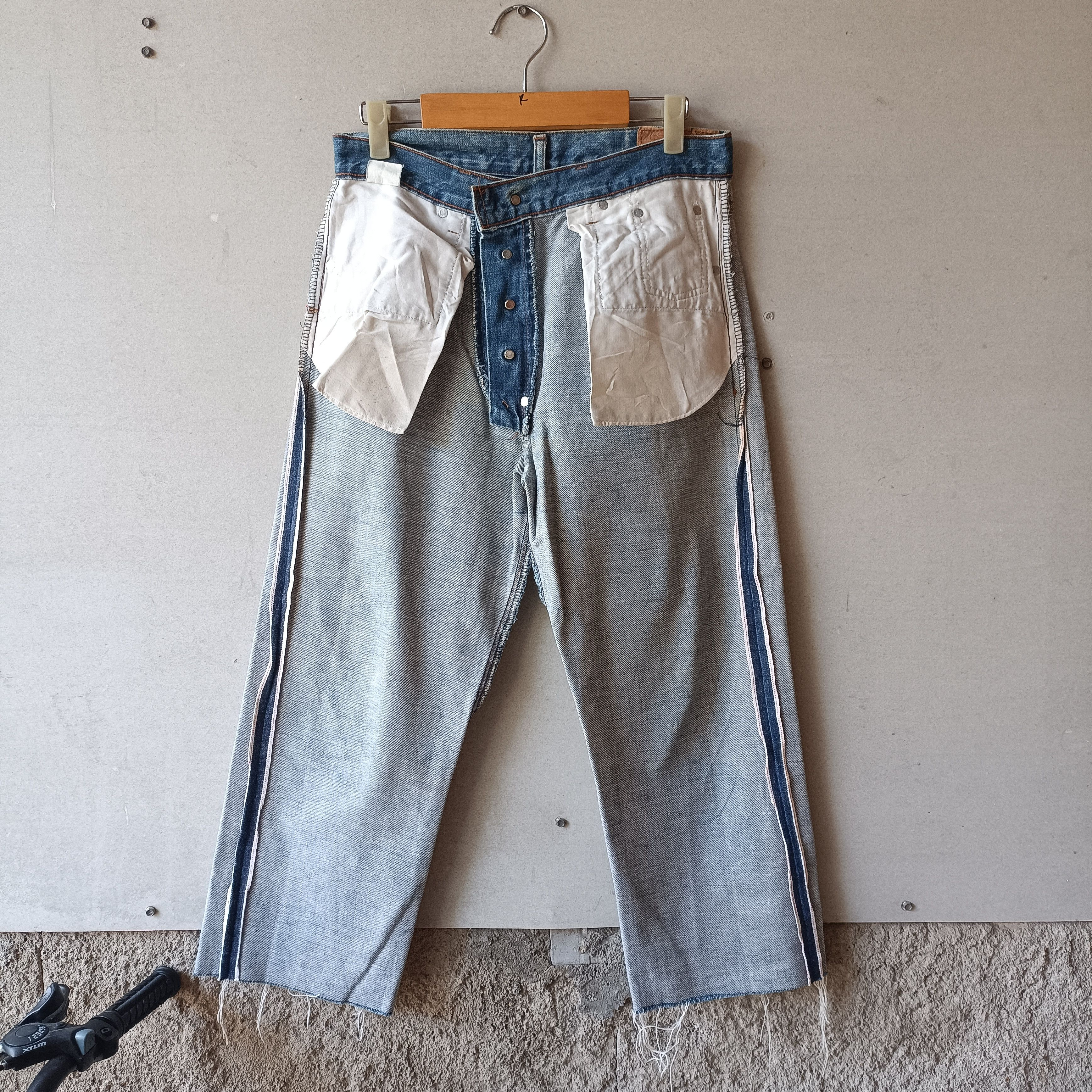 Levi's LEVI’S 701-XX BIG E MODEL 1937 JAPAN MADE🇯🇵 BUTTON J22 Size US 30 / EU 46 - 3 Thumbnail