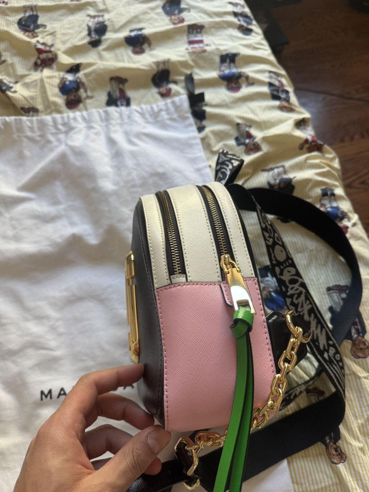 Marc Jacobs Marc Jacobs Cow Leather Snapshot Backpack Porcelain Size ONE SIZE - 4 Thumbnail