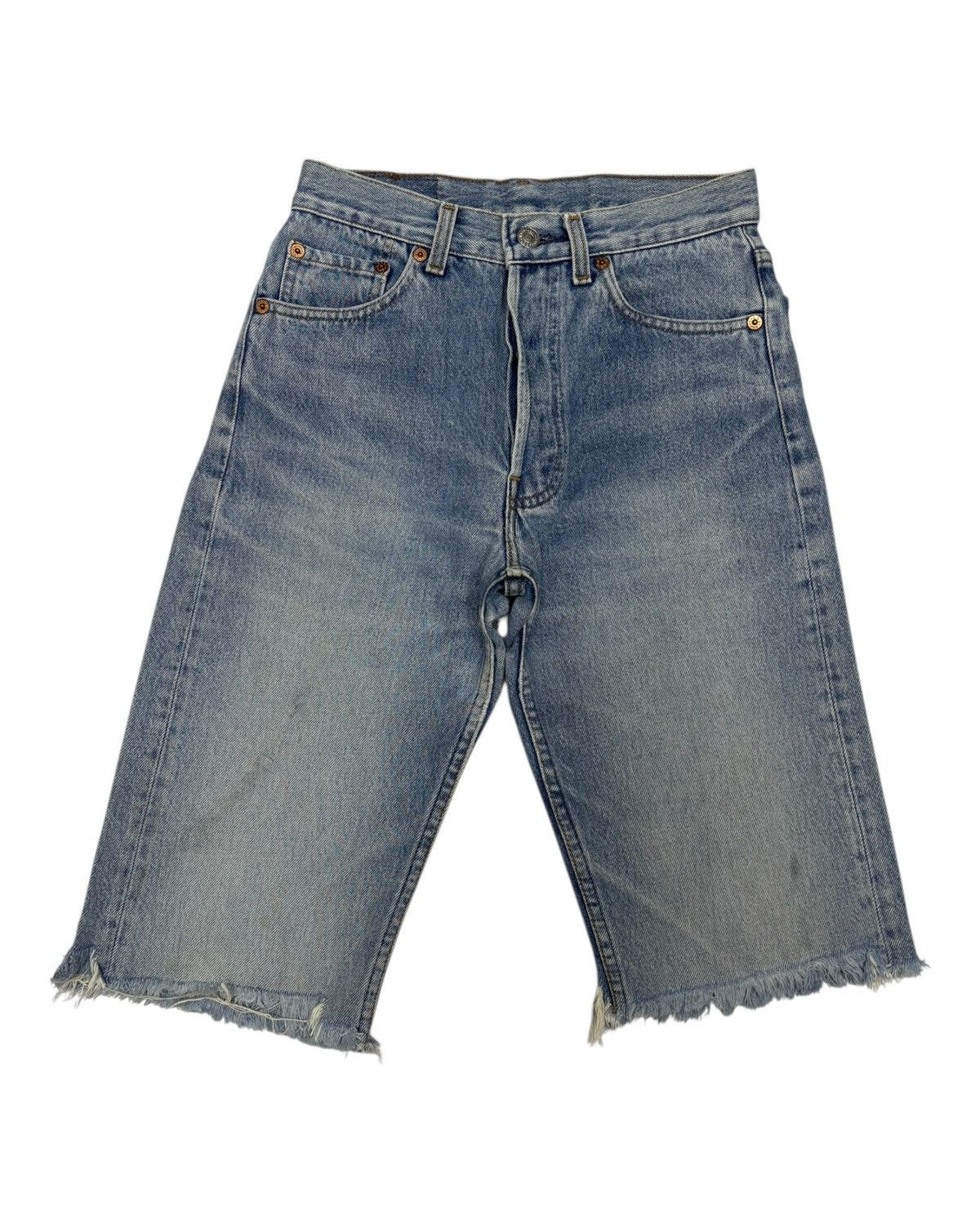 Levi's Vintage Clothing 🔥VINTAGE LEVIS 501 SHORT DISTRESSED DENIM JEANS Size US 26 / EU 42 - 1 Thumbnail